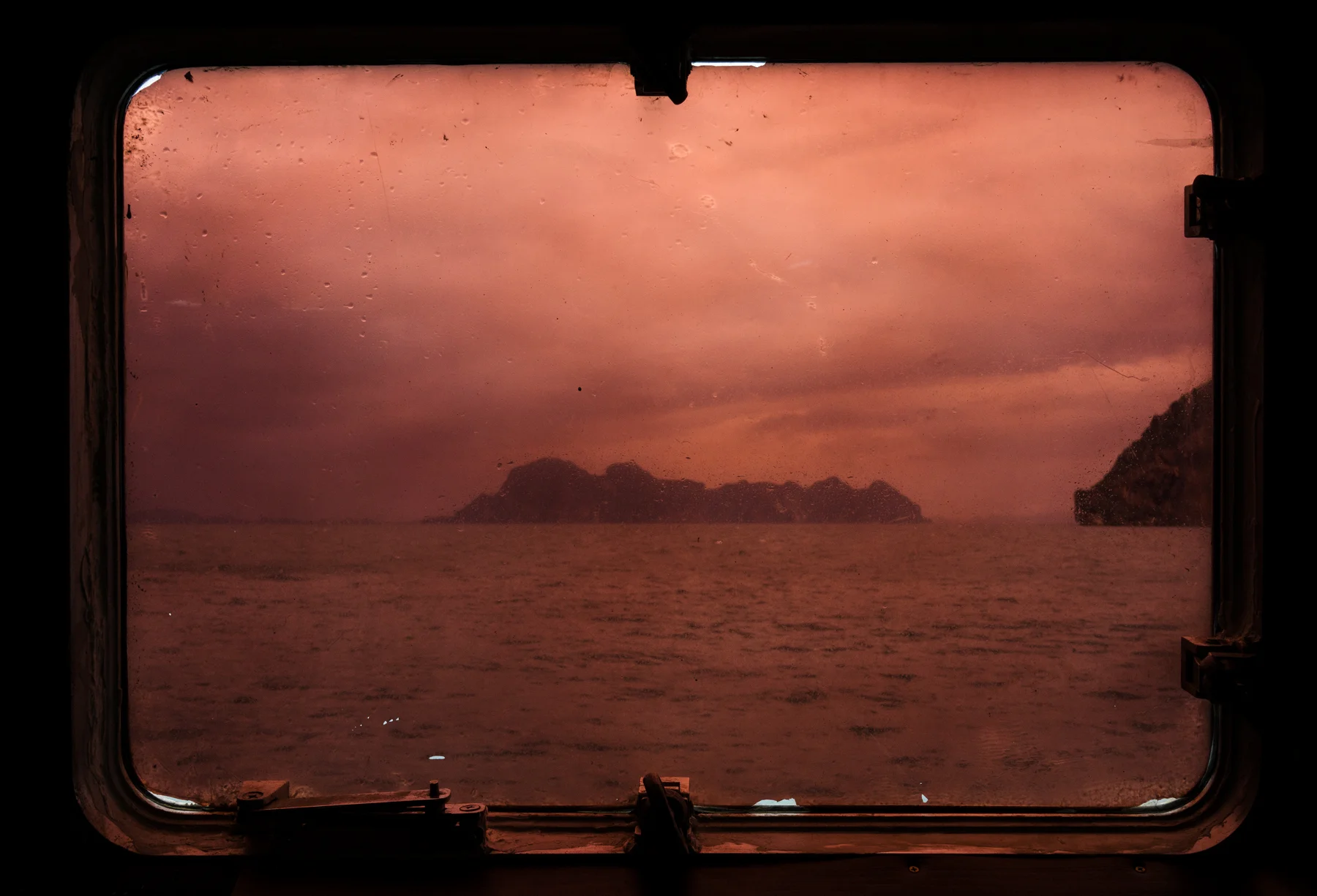 ferrywindow2_1.jpg