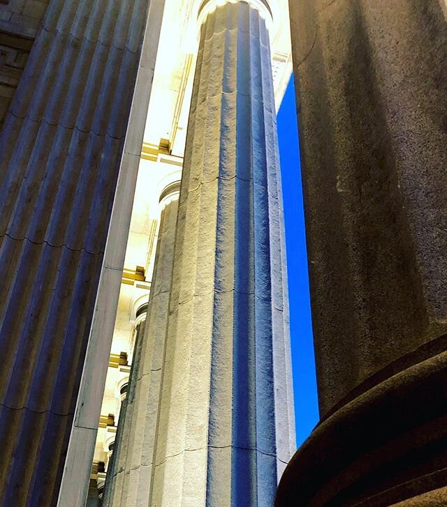 Haiku
Finding new angles
Discovering dimensions
Straight and narrow blue.
*
*
*
*
*
#photography #columns #architecture #mtlarchitecture #streetphotography #new #perspective #discover #find #dimensions #straight #narrow #blue #pointofview #haiku #poe