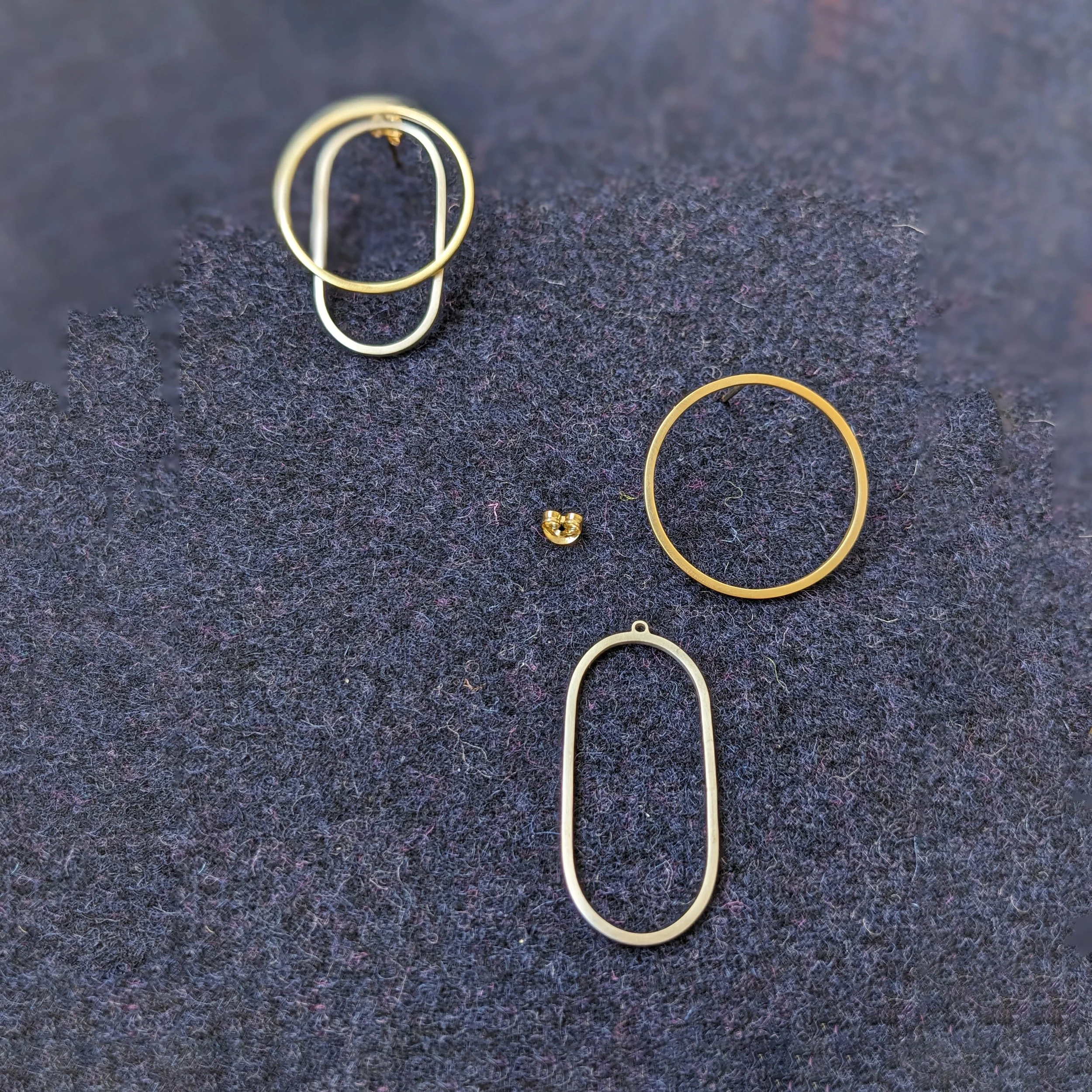 MRipoll_Earring PLA_Gold and silver 2.jpg