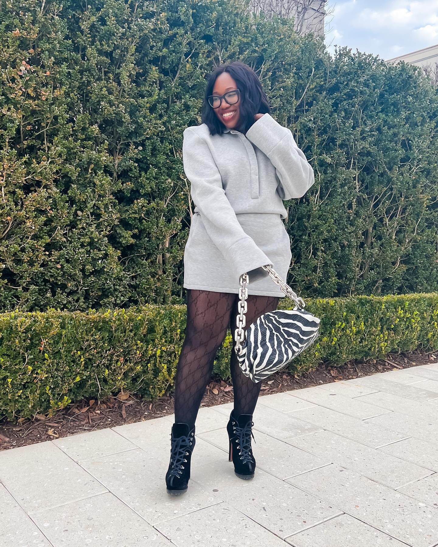 We couldn&rsquo;t let a nice day go to waste&hellip;.. #rhcharlotte #southparkcharlotte 

Outfit
Dress : @the_attico 
Tights: @gucci 
Boots: @maisonalaia 
Bag: @newbottega