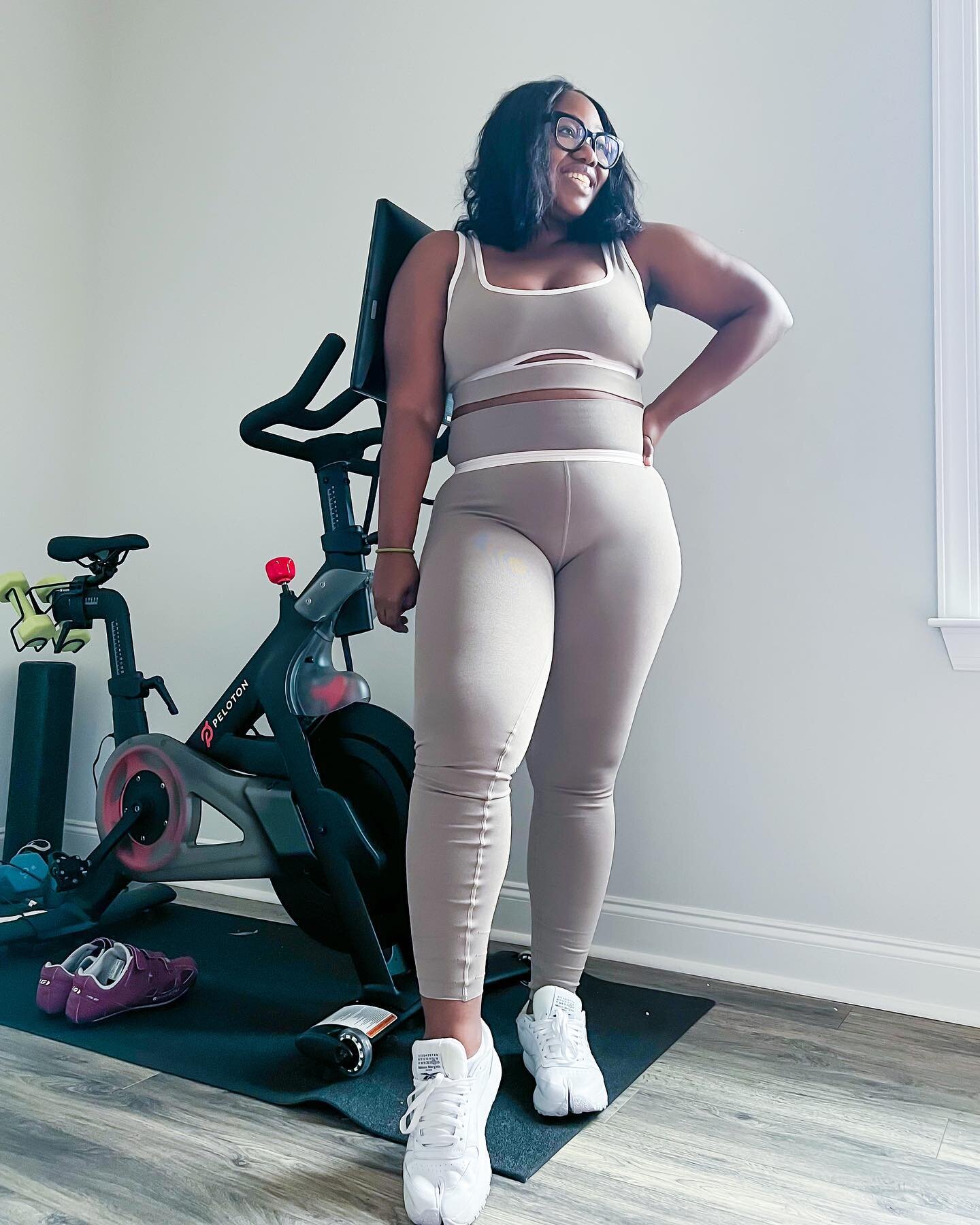 I tested out my new bike this week in the @fabletics Recycled Fabrics Collection. The pieces are eco friendly and made of sustainable fabric.

They dropped a new collection today and do every Thursday, so use the link in my bio to check out the goodi