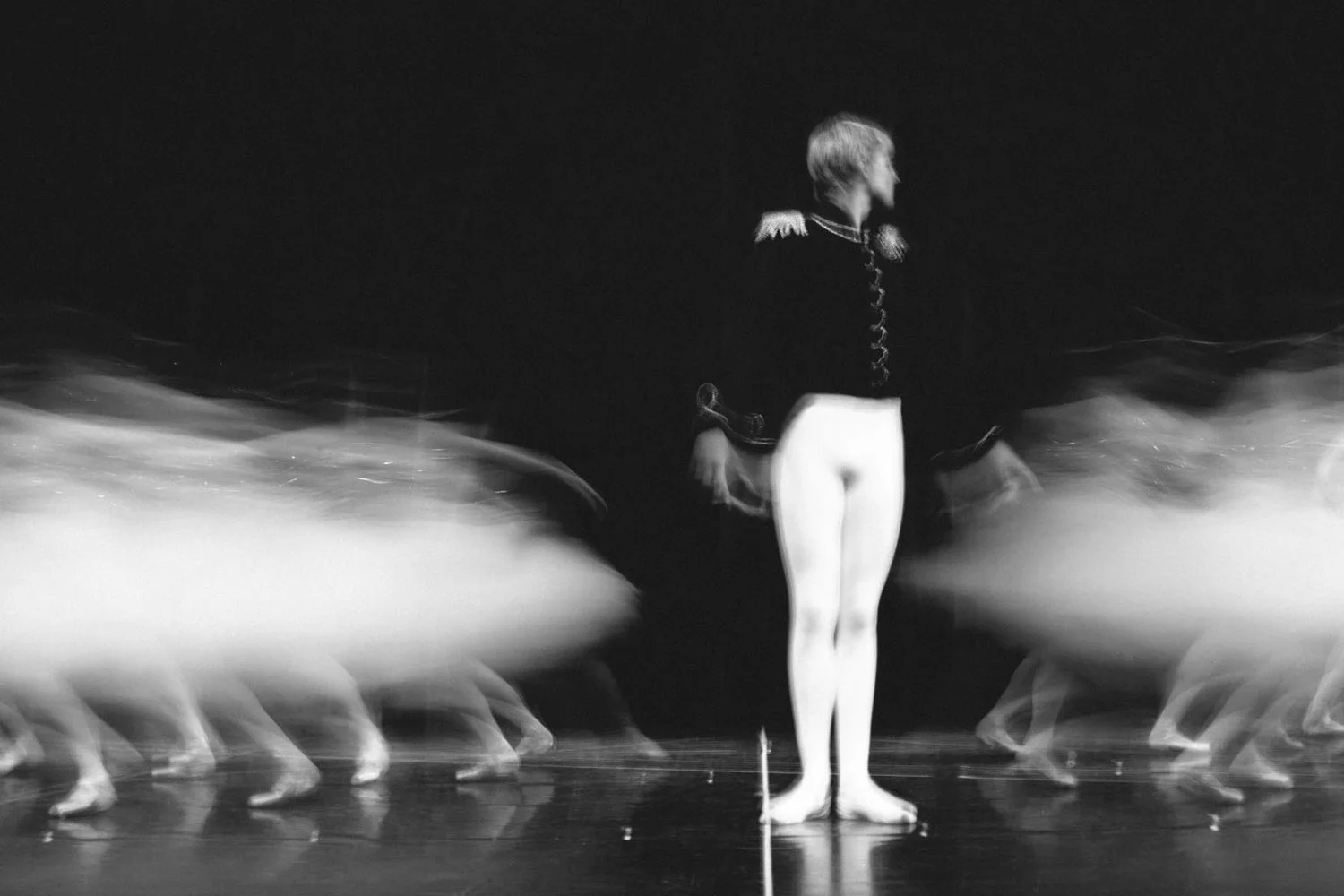 14300-9895639-EmilyMaye-Ballet3-1101_jpg.jpg