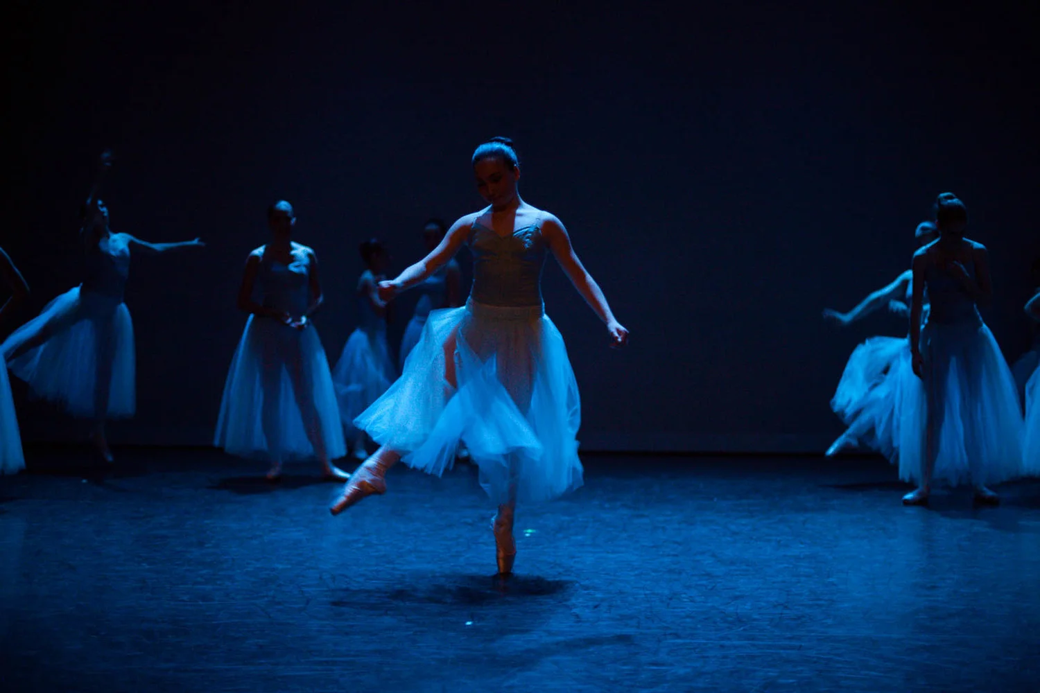 14300-9895646-EmilyMaye-Ballet3-3491_jpg.jpg