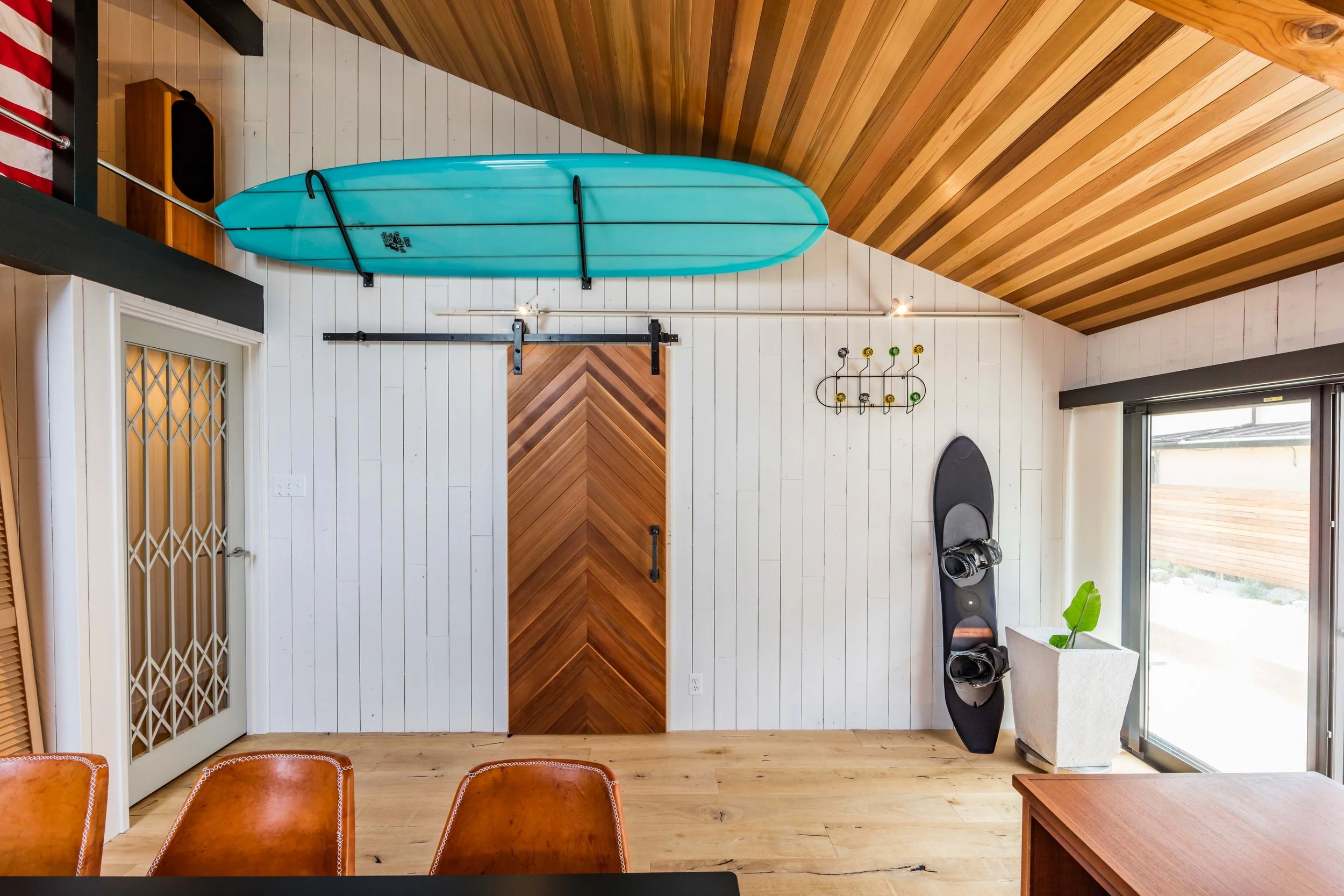 Chigasaki Surf House — Design, Bitches