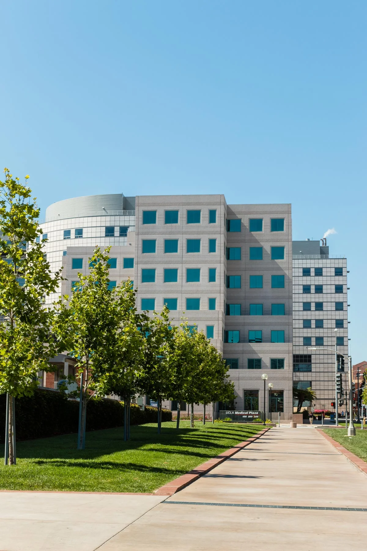 UCLA-Med-Exterior-9.jpg