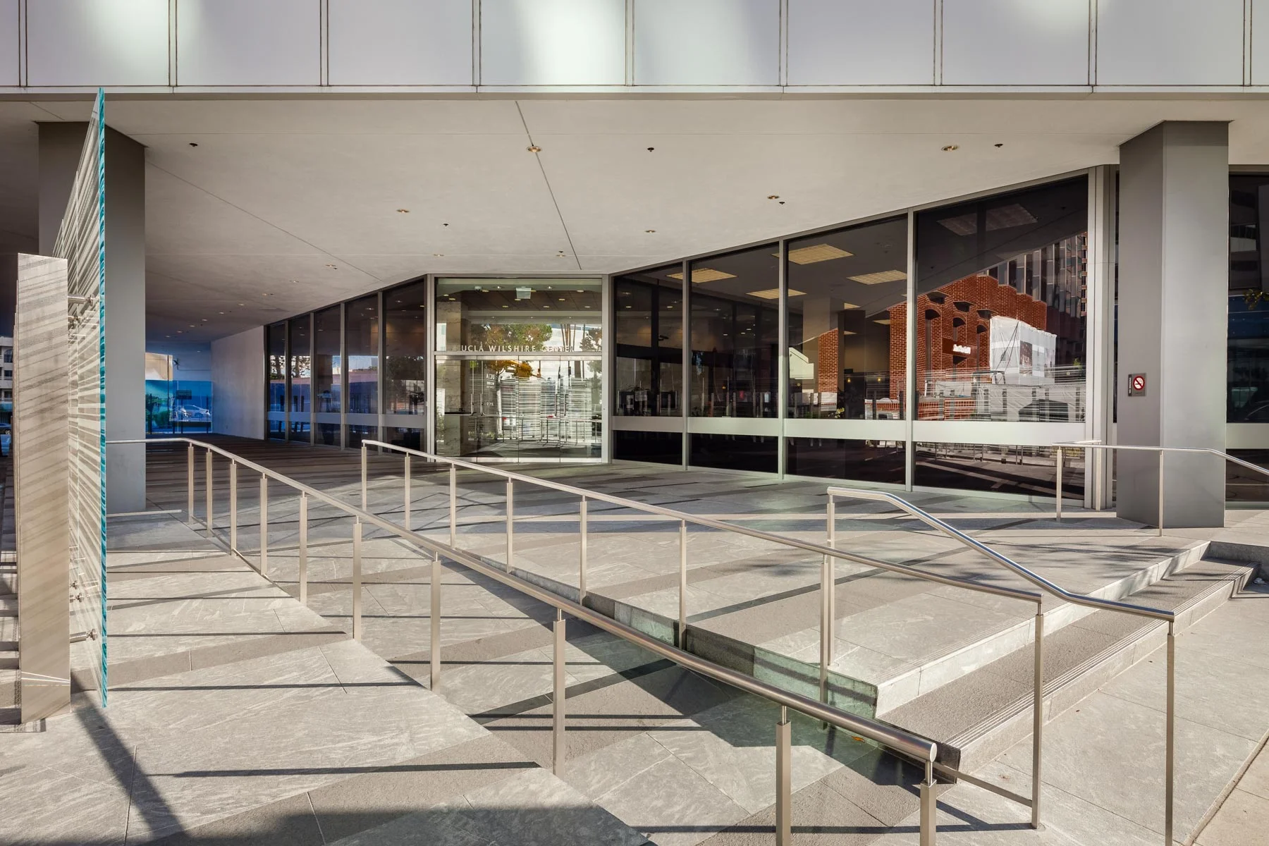 UCLA-Med-Exterior-11.jpg
