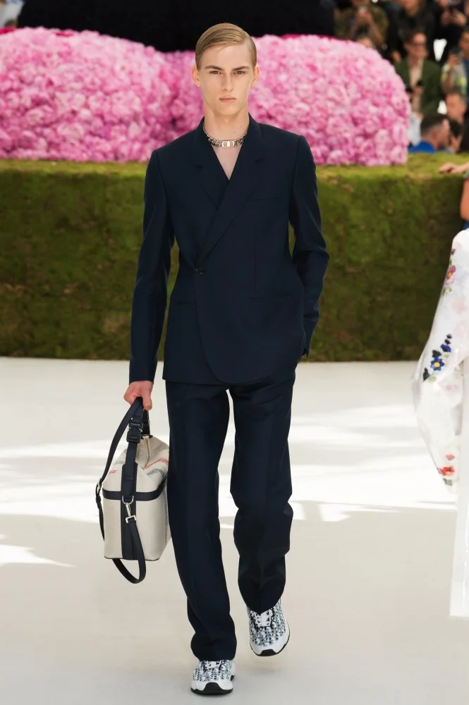 DIOR-MEN-SS19-HERO-29-665x1000.jpg