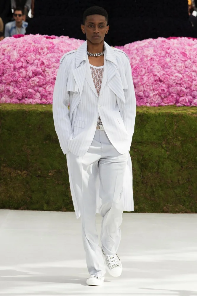 DIOR-MEN-SS19-HERO-61-665x1000.jpg