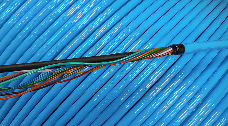 BLUECABLE_ECPOSEDFIBREWEB.jpg