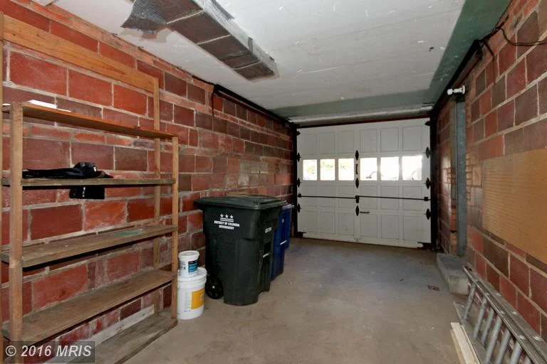 Garage.jpg