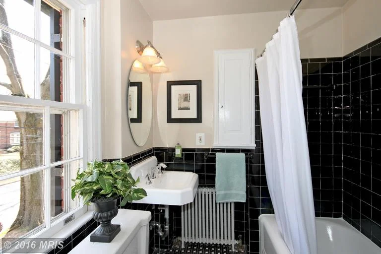 MasterBath.jpg