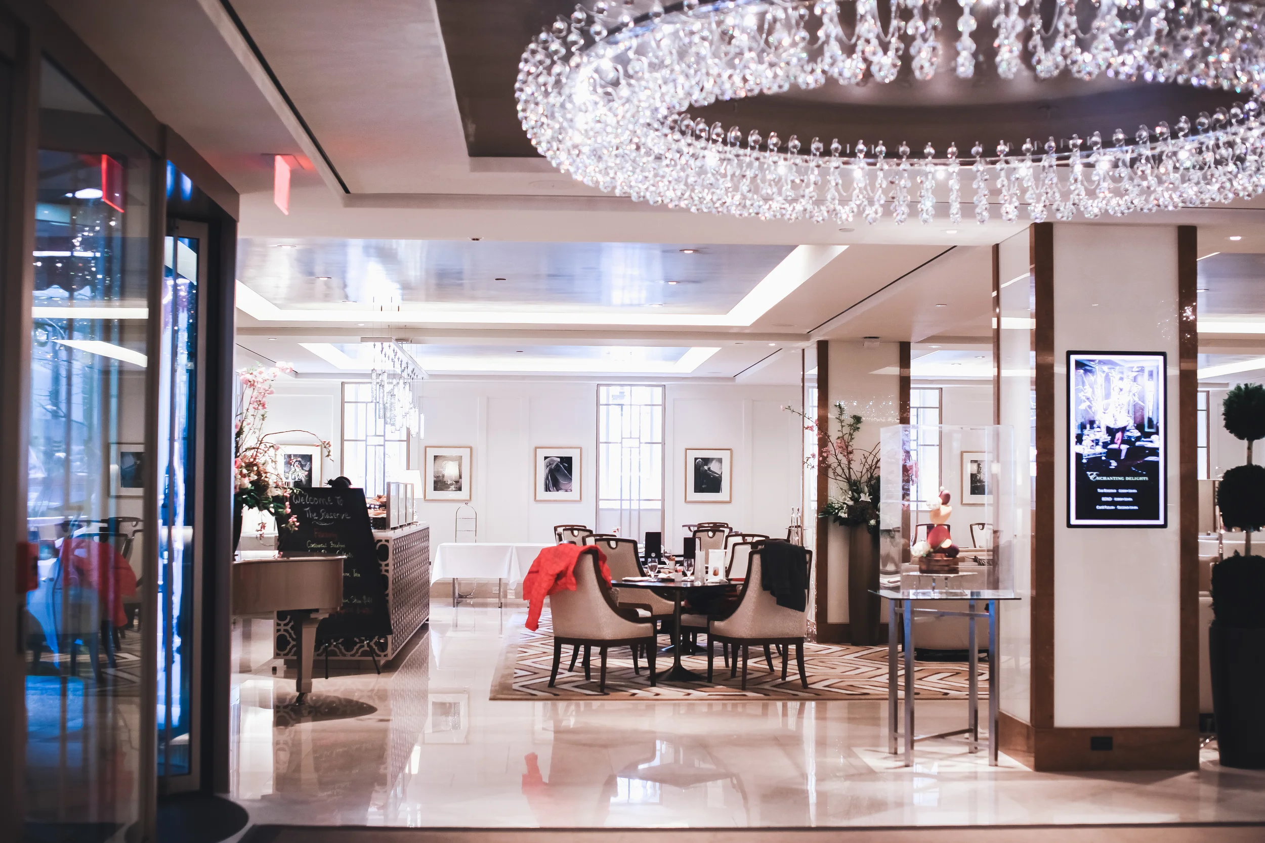 Bar and Lounge area at the front entrance of the hotel. Photograph by Leah Beilhart. 