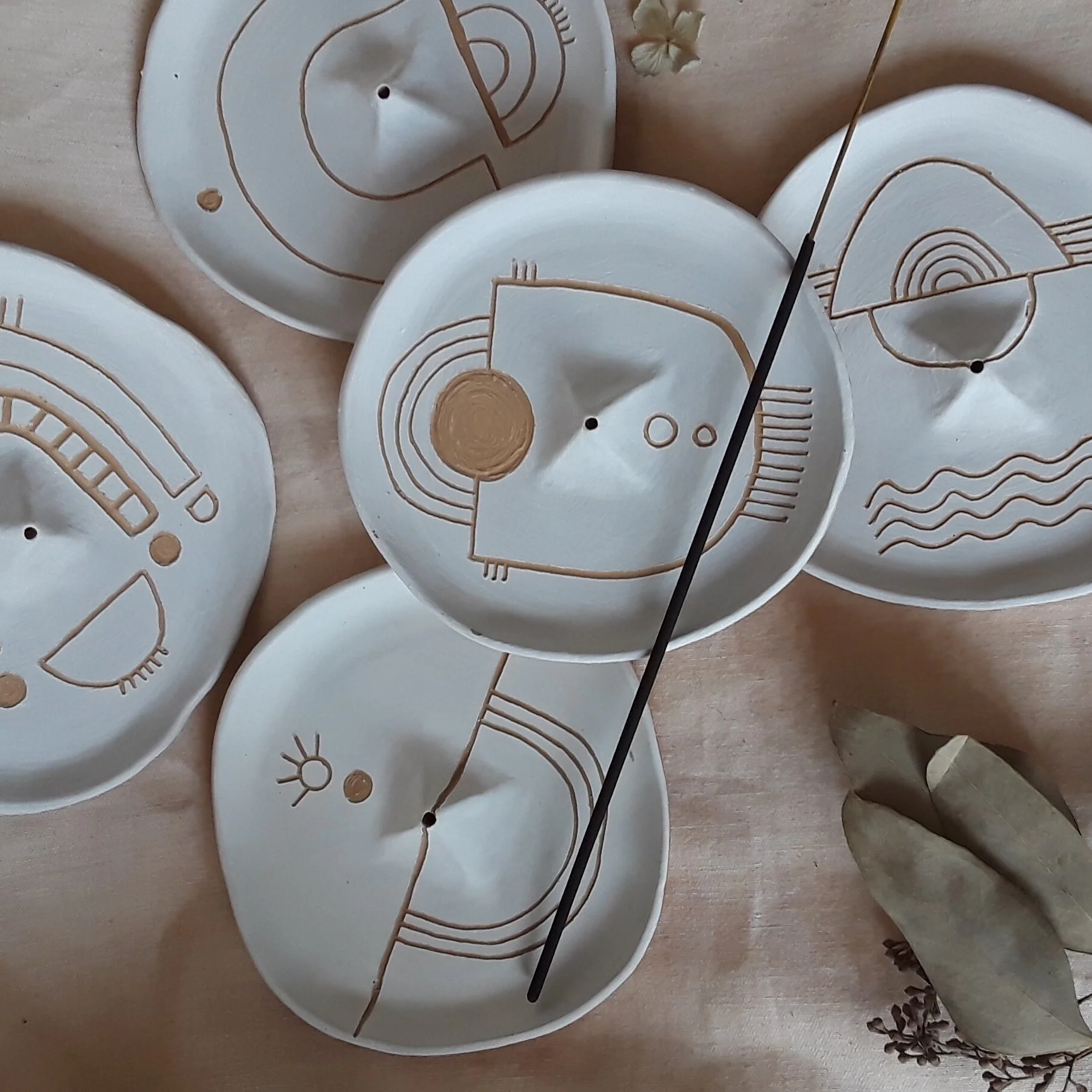 sgraffito-incense-dish-3.jpeg
