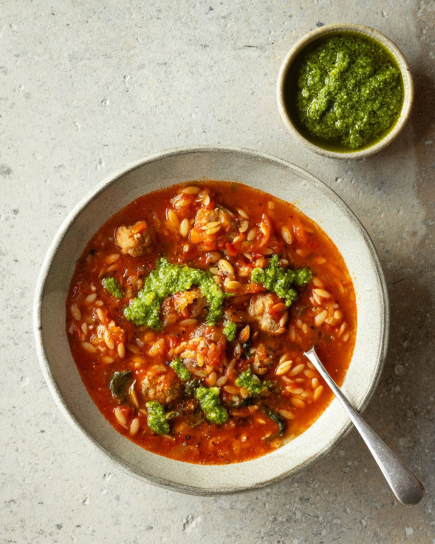 I&rsquo;m not a fan of the cold but will tolerate it just for the cosy winter meals that come with it. This delicious tomato, sausage and orzo soup is comforting and quick and easy to make. Recipe is up on the blog now ❤️&zwj;🔥.