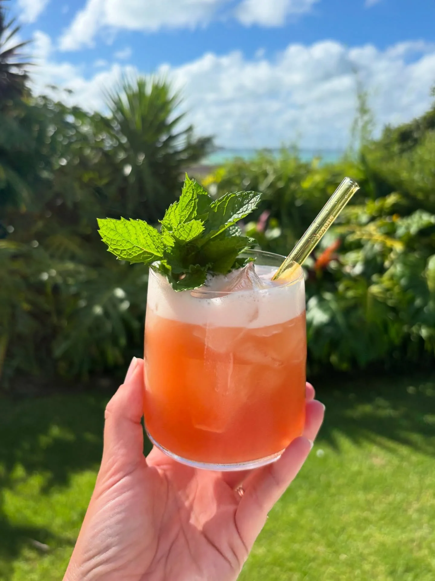 Breaking up the slice content with some summer highlights 🌻💕🍹🏖️