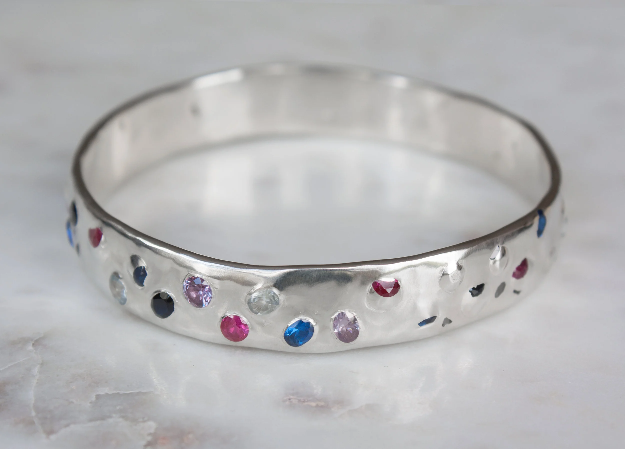 Silver_Bracelet_Angle_v02B.jpg