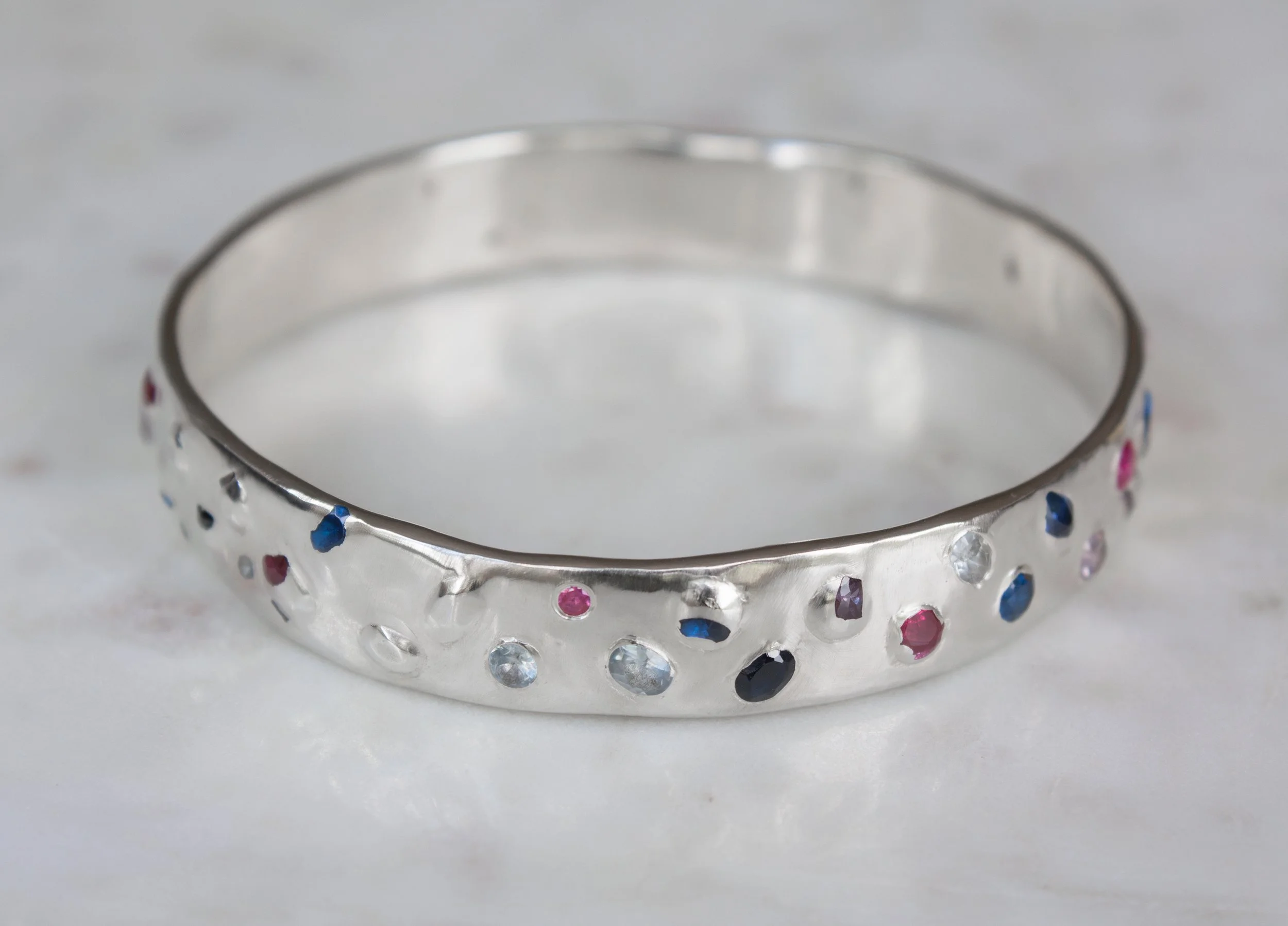 Silver_Bracelet_Angle_v02C.jpg