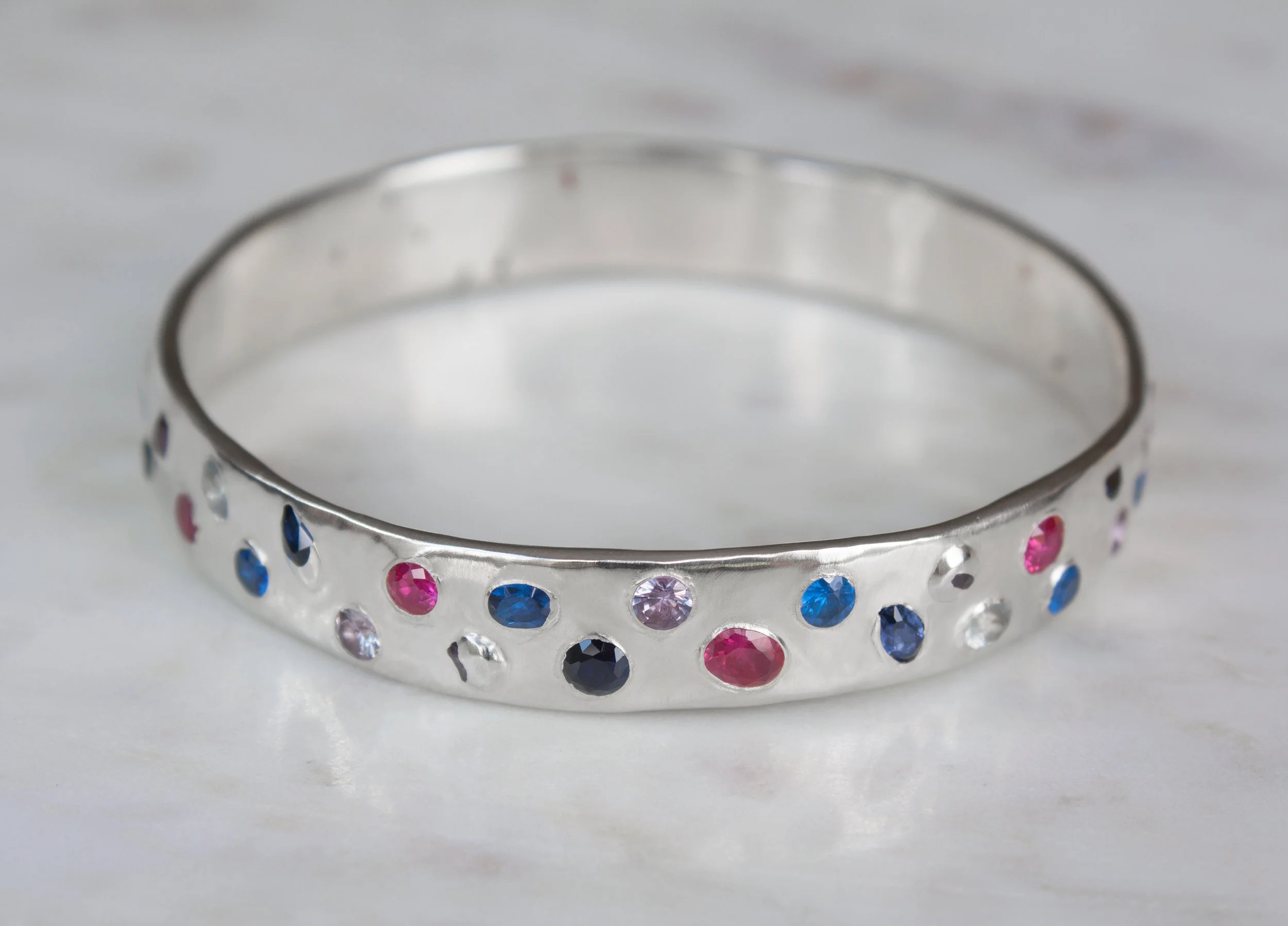 Silver_Bracelet_Angle_v02D.jpg
