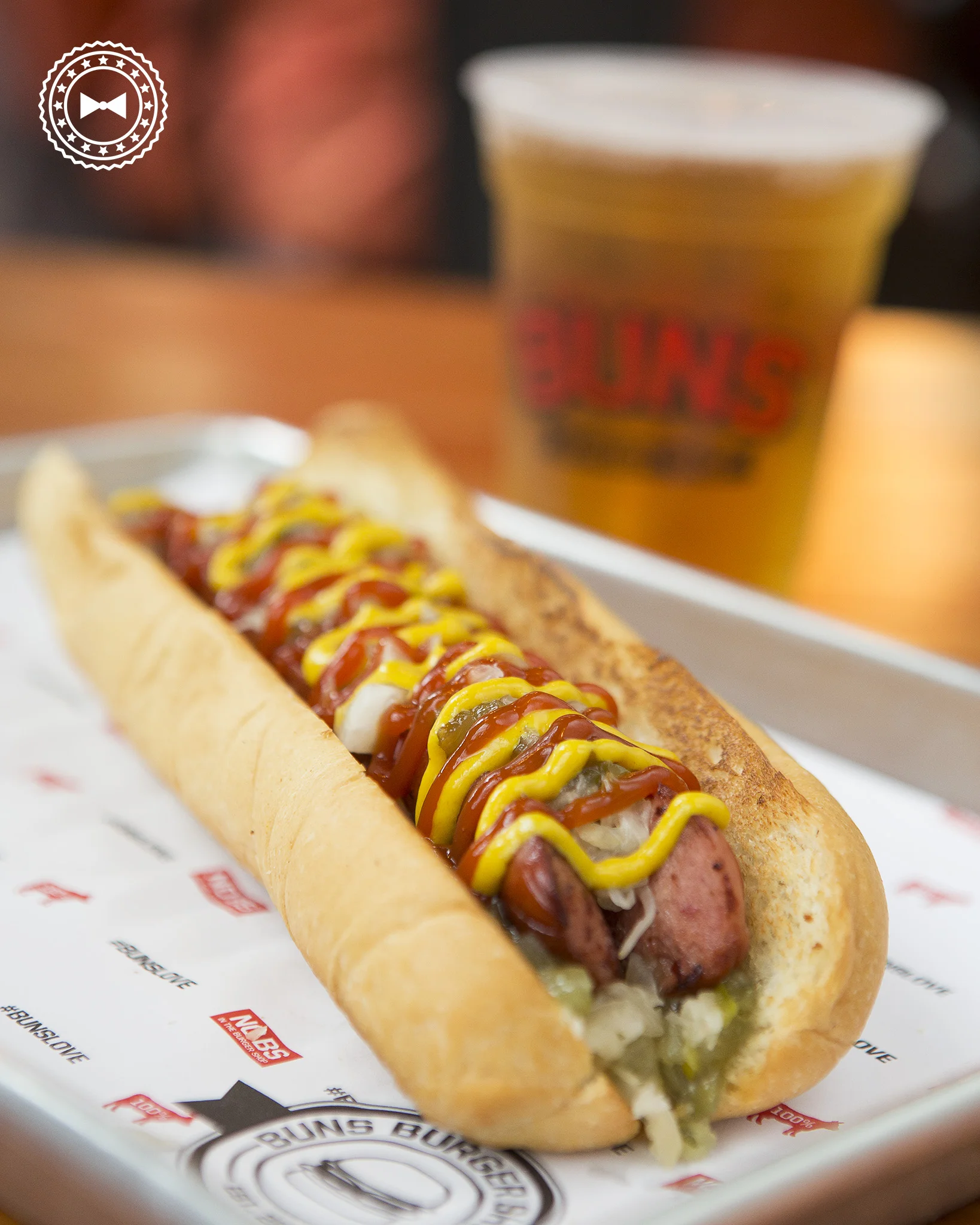 Hot dog con cebolla, sauerkraut, relish, mostaza y ketchup • #BUNSLove