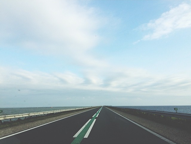 Een nieuw stukje Nederland ontdekken: onderweg naar de bruiloft van Noortje & Pieter in Andijk. 