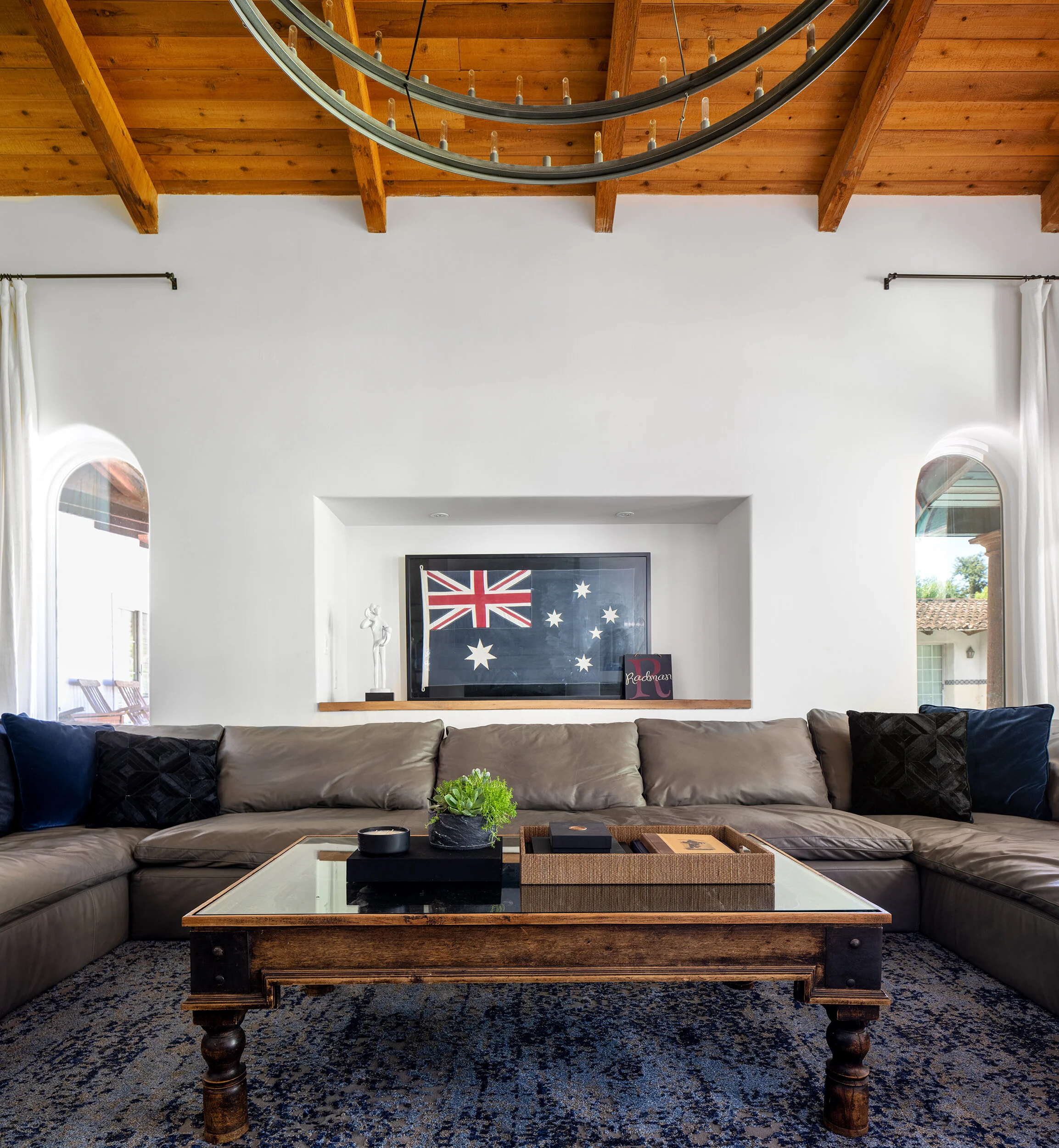 Classic Interior Design is always Trending | Keep the Pieces you Love