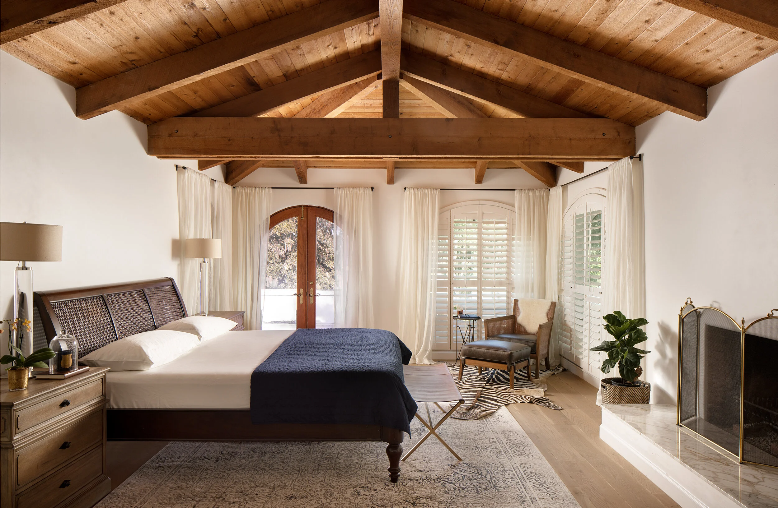 A Timeless Interior of  a Fall Ready Home