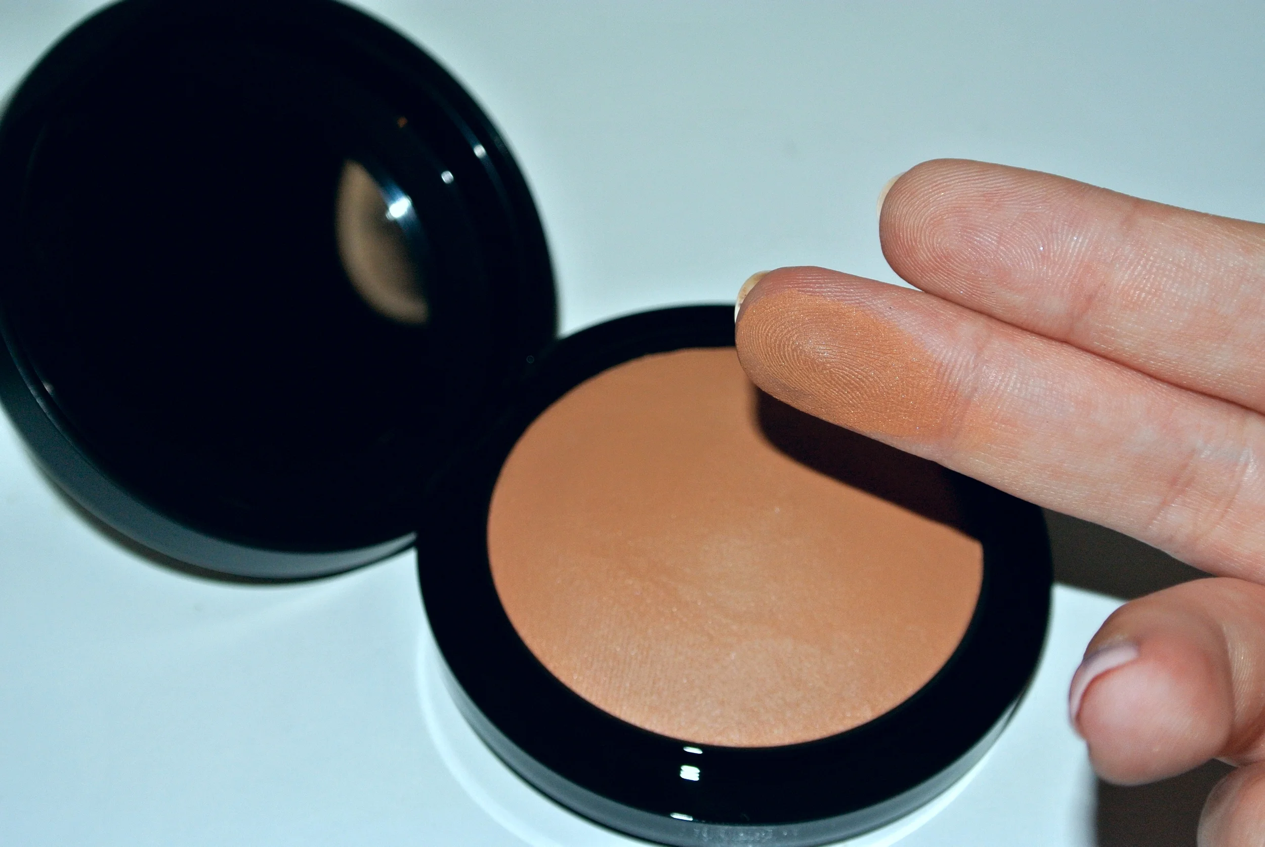 MAC Mineralize Skinfinish Natural in Give Me Sun!