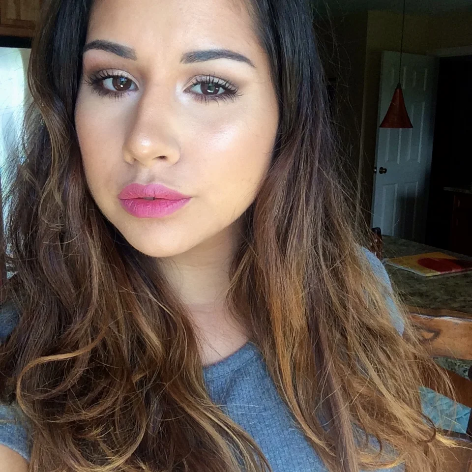 Wearing Becca x Jaclyn Hill Champagne Pop