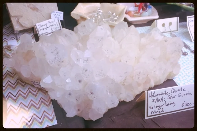 hollandite quartz plate.JPG