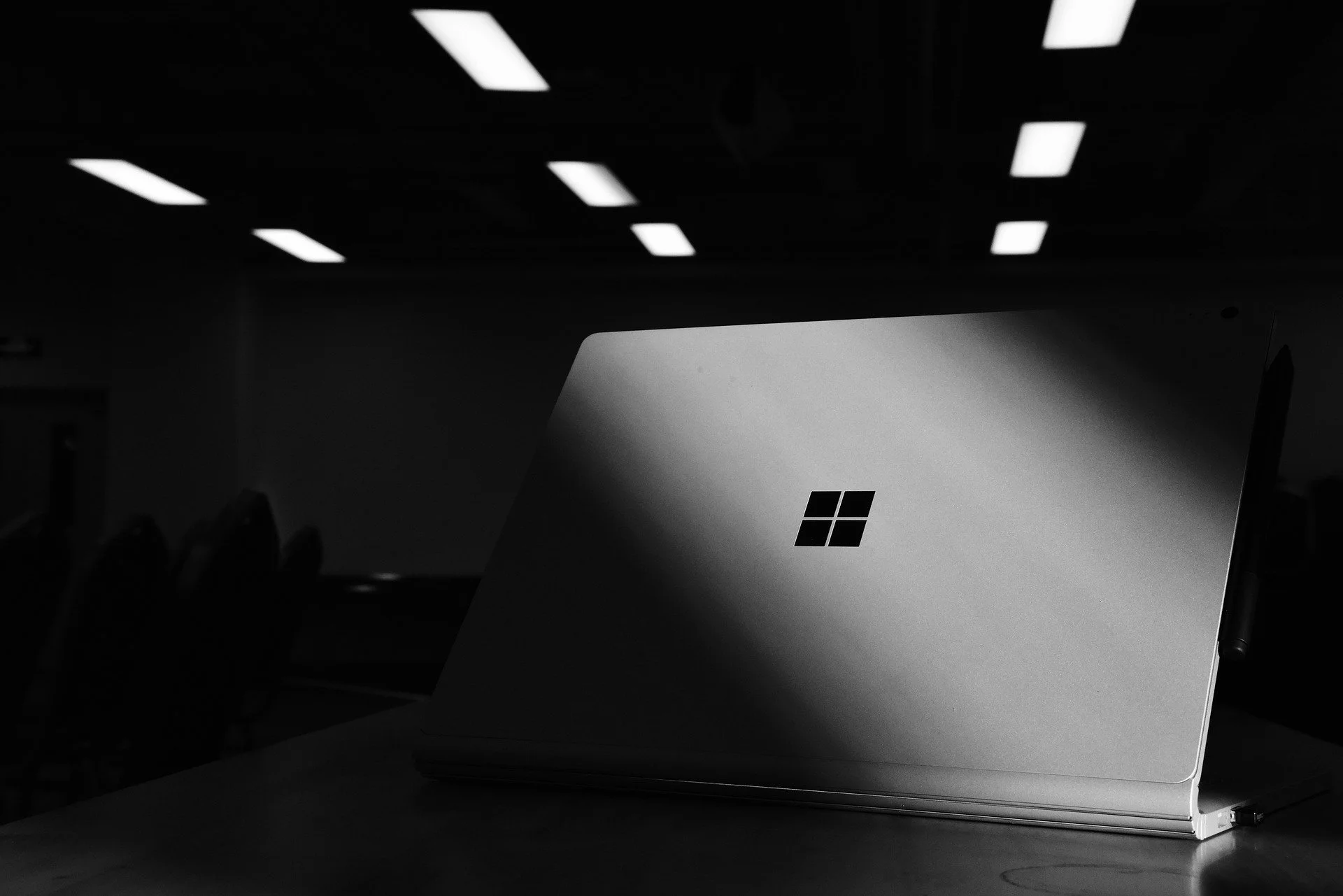 Windows 8.1 Just Lost All Support. What now?
