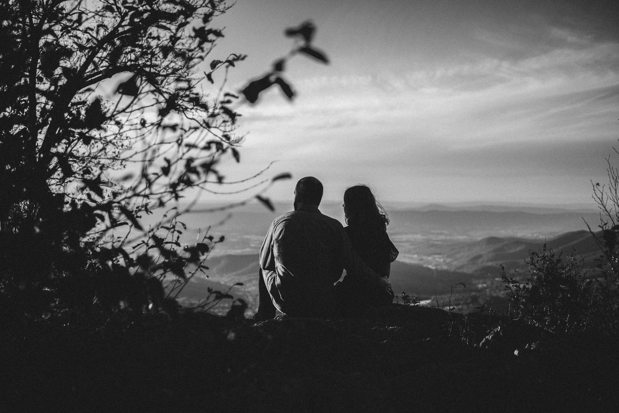 Molly and Zach Engagement Session - Fall Autumn Sunset Couple Adventure Session - Shenandoah National Park - Blue Ridge Parkway Skyline Drive - White Sails Creative_4.JPG