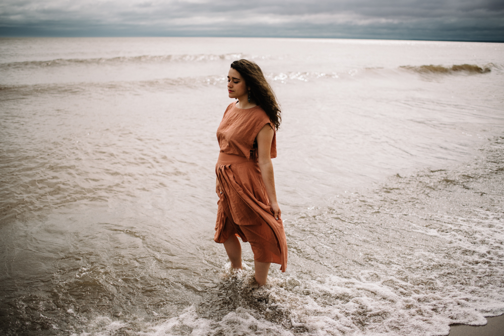 Clare - Lake Superior - North Shore Duluth Minnesota - Stormy Lake Portraits - White Sails Creative Photography_6.JPG