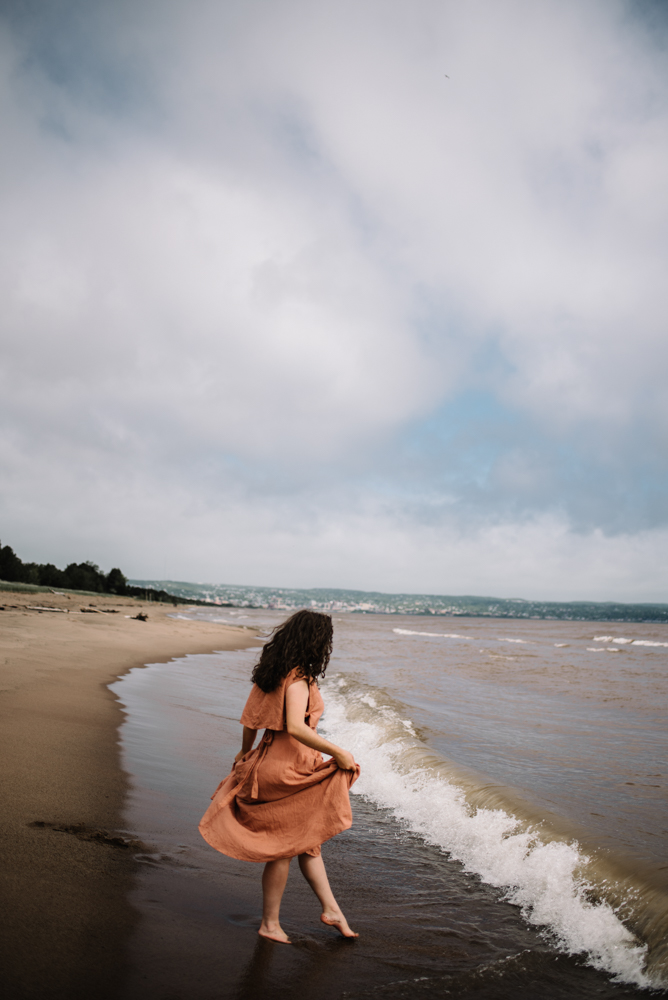 Clare - Lake Superior - North Shore Duluth Minnesota - Stormy Lake Portraits - White Sails Creative Photography_21.JPG