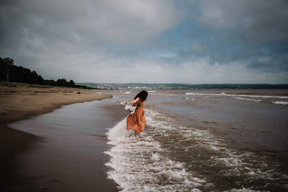 Clare - Lake Superior - North Shore Duluth Minnesota - Stormy Lake Portraits - White Sails Creative Photography_23.JPG