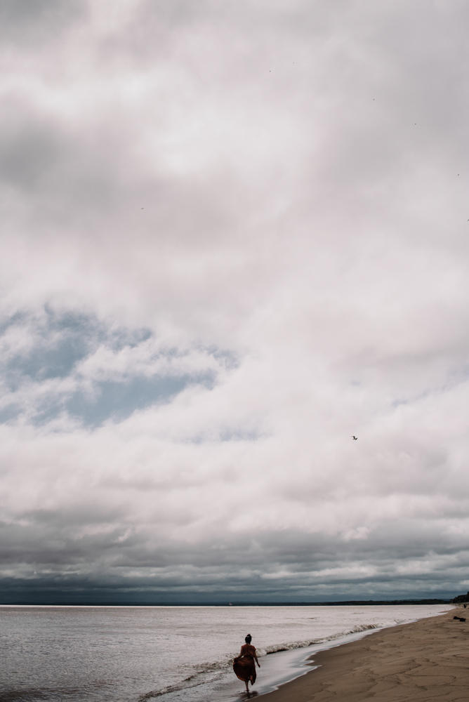 Clare - Lake Superior - North Shore Duluth Minnesota - Stormy Lake Portraits - White Sails Creative Photography_49.JPG