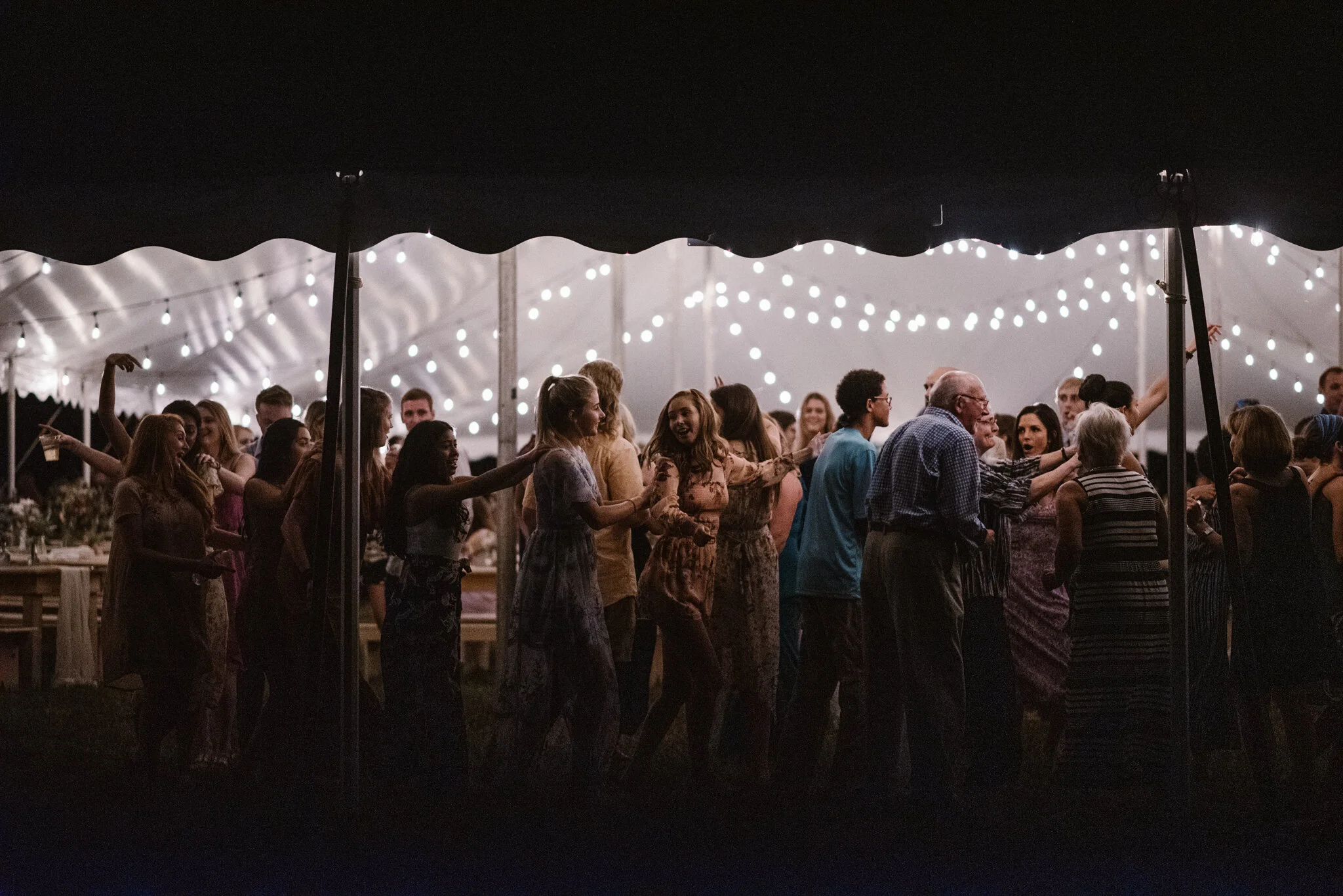Rachel+and+Jackson's+Virginia+Backyard+Wedding+with+Gorgeous+Details+-+Romantic+Dusty+Color+Scheme+-+Blue+Ridge+Mountain+Wedding+-+Jane+Austen+Inspired+Wedding+-+White+Sails+Photography+_93.jpg