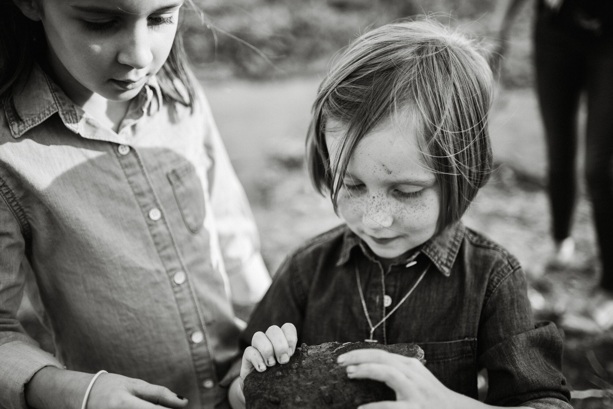 Documentary Family Photography - Virginia Farm House Family Photo Shoot - Mountain Family Photo Shoot - Adventurous Family Photo Shoot_11.jpg