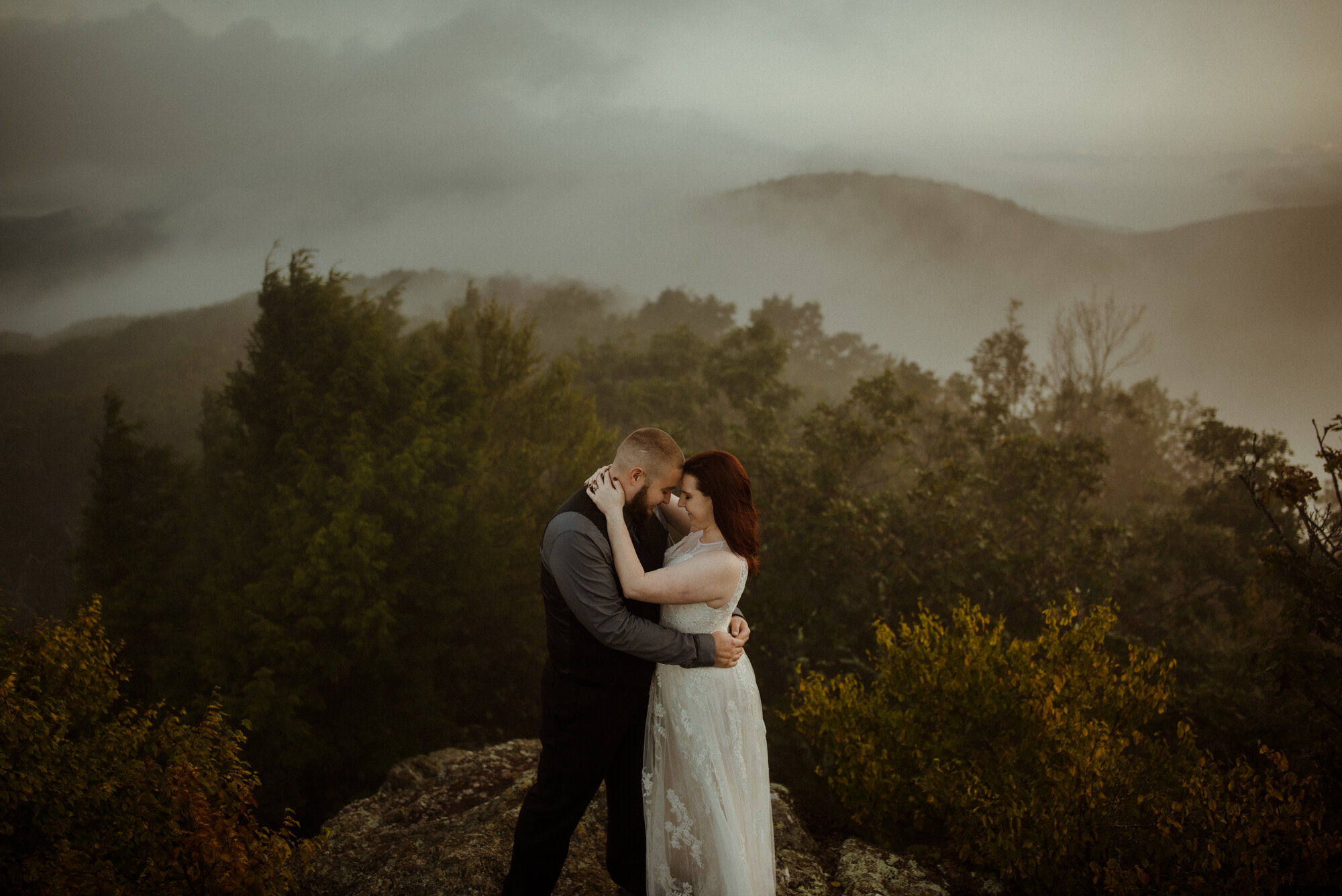 Sunrise hiking elopement - Foggy hiking elopement - virginia waterfall elopement - shenandoah national park elopement - white sails creative_38.jpg