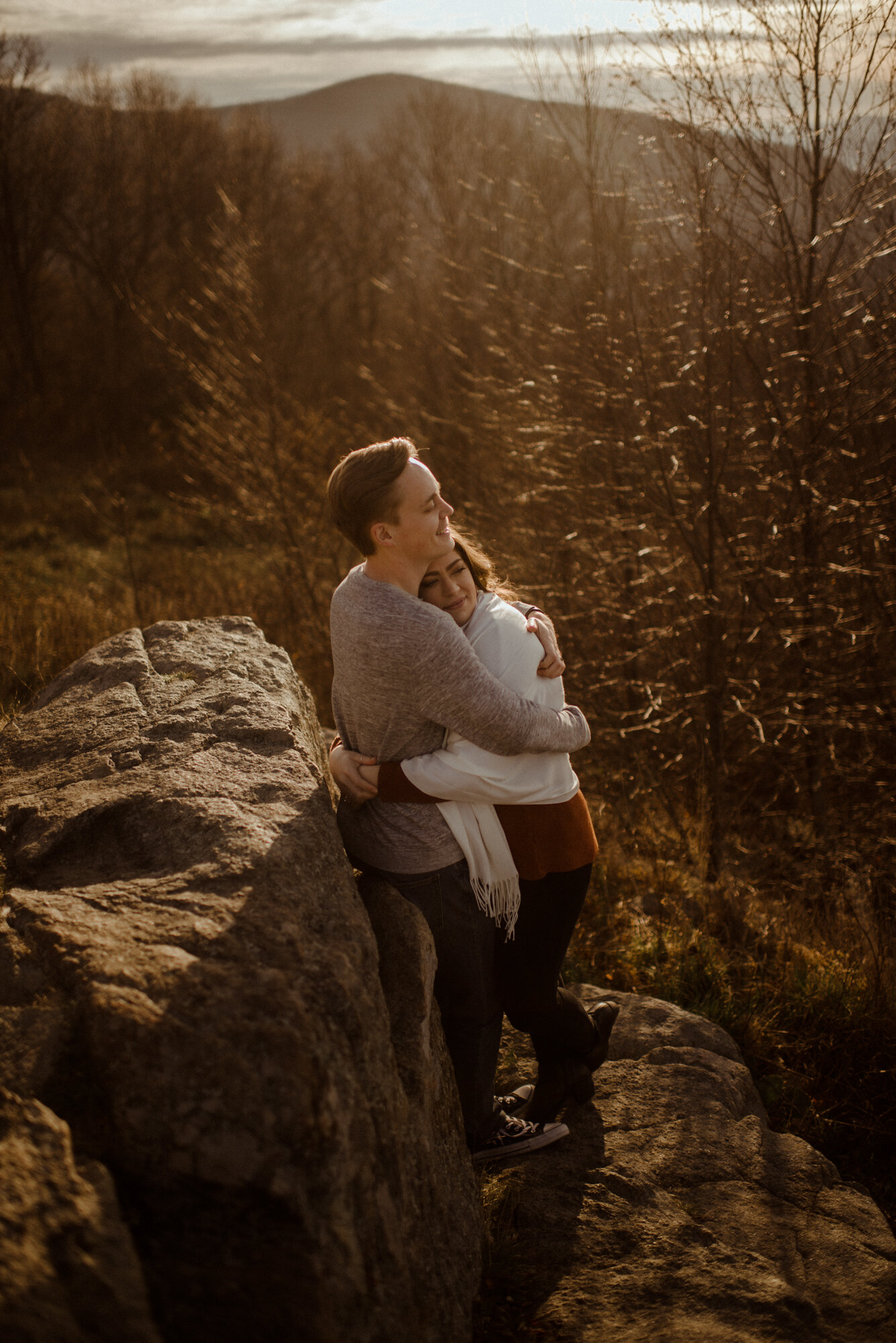 Autumn Engagement Session in Shenandoah National Park - Skyline Drive Couples Photo Shoot - Blue Ridge Parkway Picnic Engagement Session - White Sails Creative_2.jpg