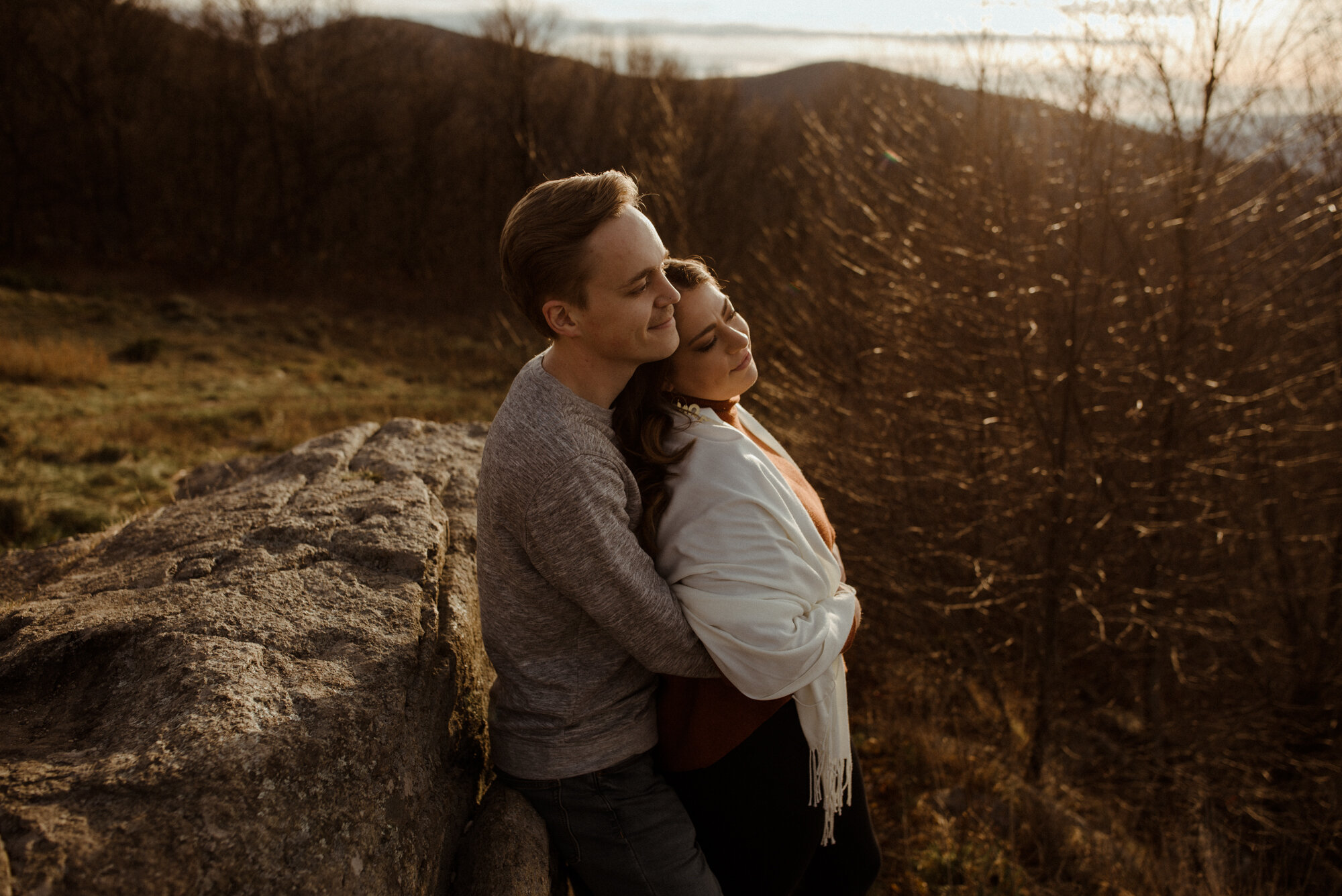 Autumn Engagement Session in Shenandoah National Park - Skyline Drive Couples Photo Shoot - Blue Ridge Parkway Picnic Engagement Session - White Sails Creative_4.jpg