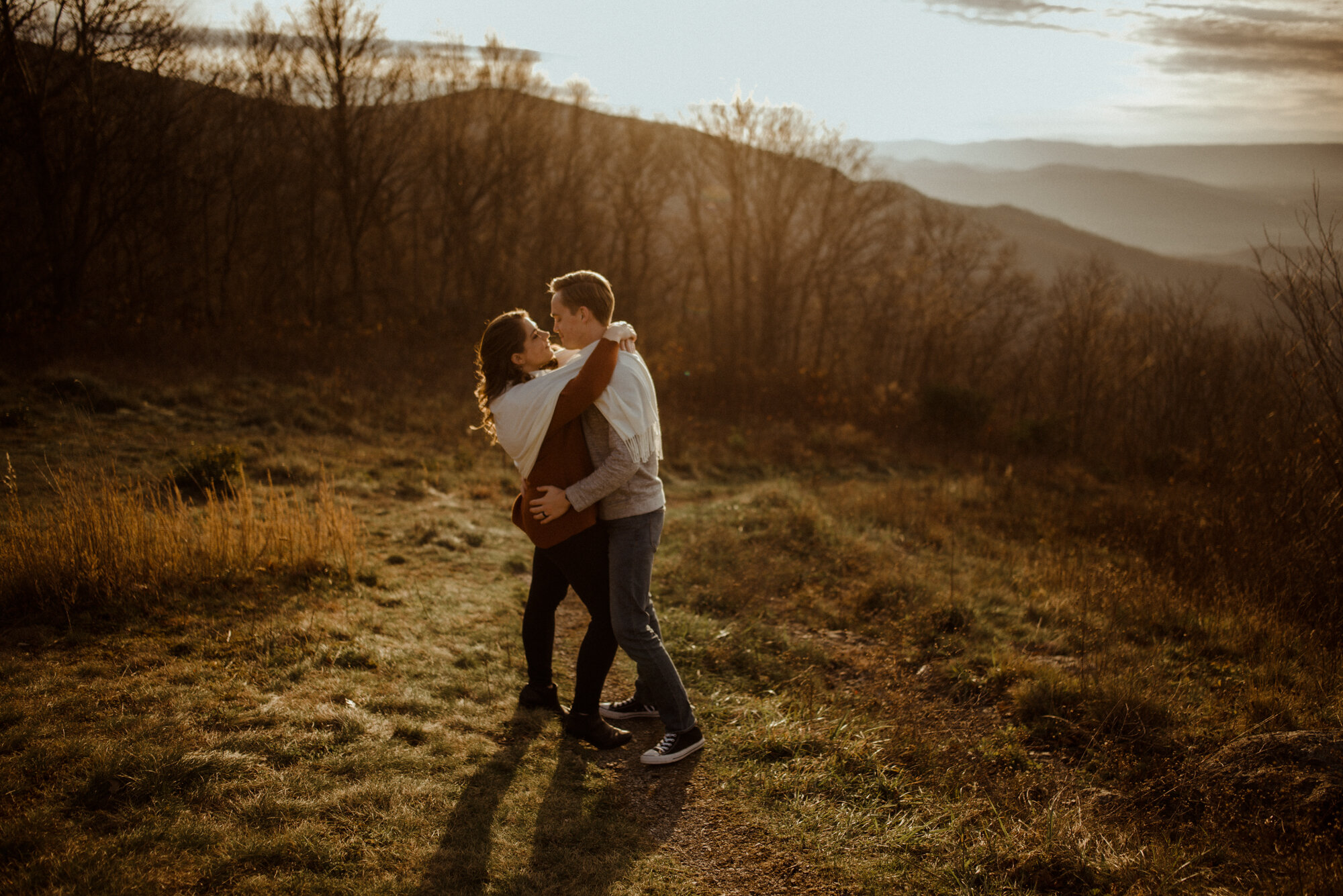 Autumn Engagement Session in Shenandoah National Park - Skyline Drive Couples Photo Shoot - Blue Ridge Parkway Picnic Engagement Session - White Sails Creative_20.jpg