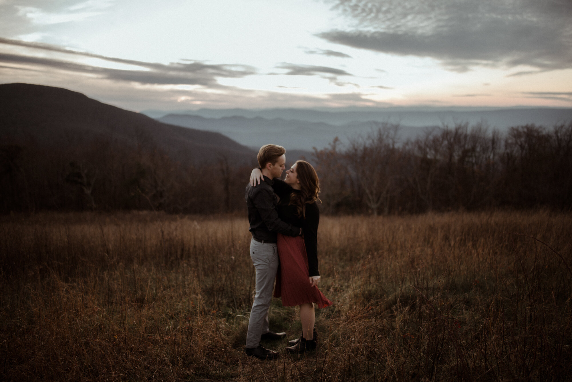 Autumn Engagement Session in Shenandoah National Park - Skyline Drive Couples Photo Shoot - Blue Ridge Parkway Picnic Engagement Session - White Sails Creative_41.jpg