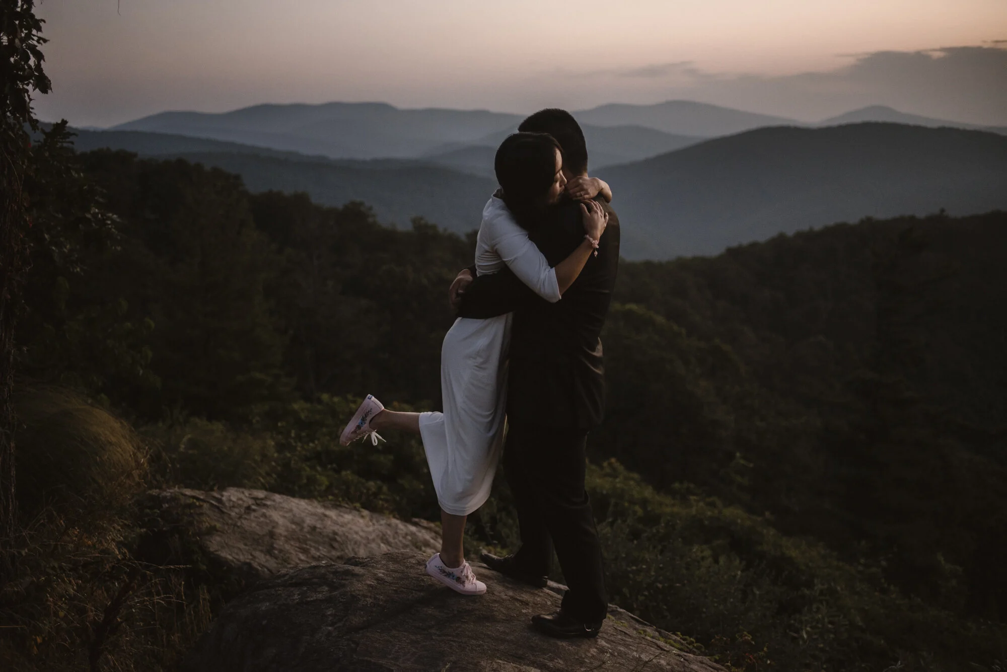 Shenandaoh+National+Park+Adventure+Elopement+-+Small+Mountain+Wedding+-+Blue+Ridge+Mountain+Wedding+-+Sunrise+Virginia+Mountain+Elopement+-+White+Sails+Photography_13.jpg