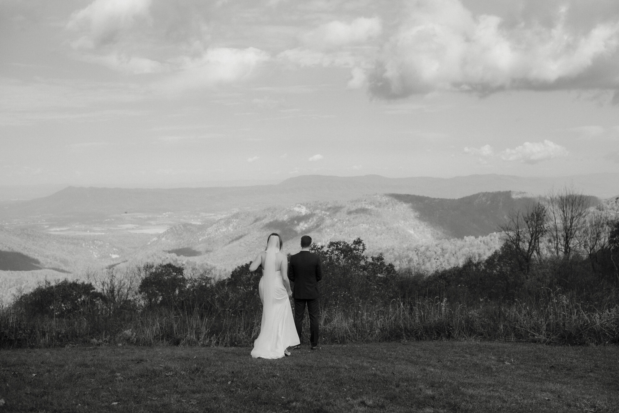 Autumn Elopement on Shenandoah National Park - Glamorous Elopement in the Blue Ridge Mountains - Picnic Elopement Inspiration_2.jpg