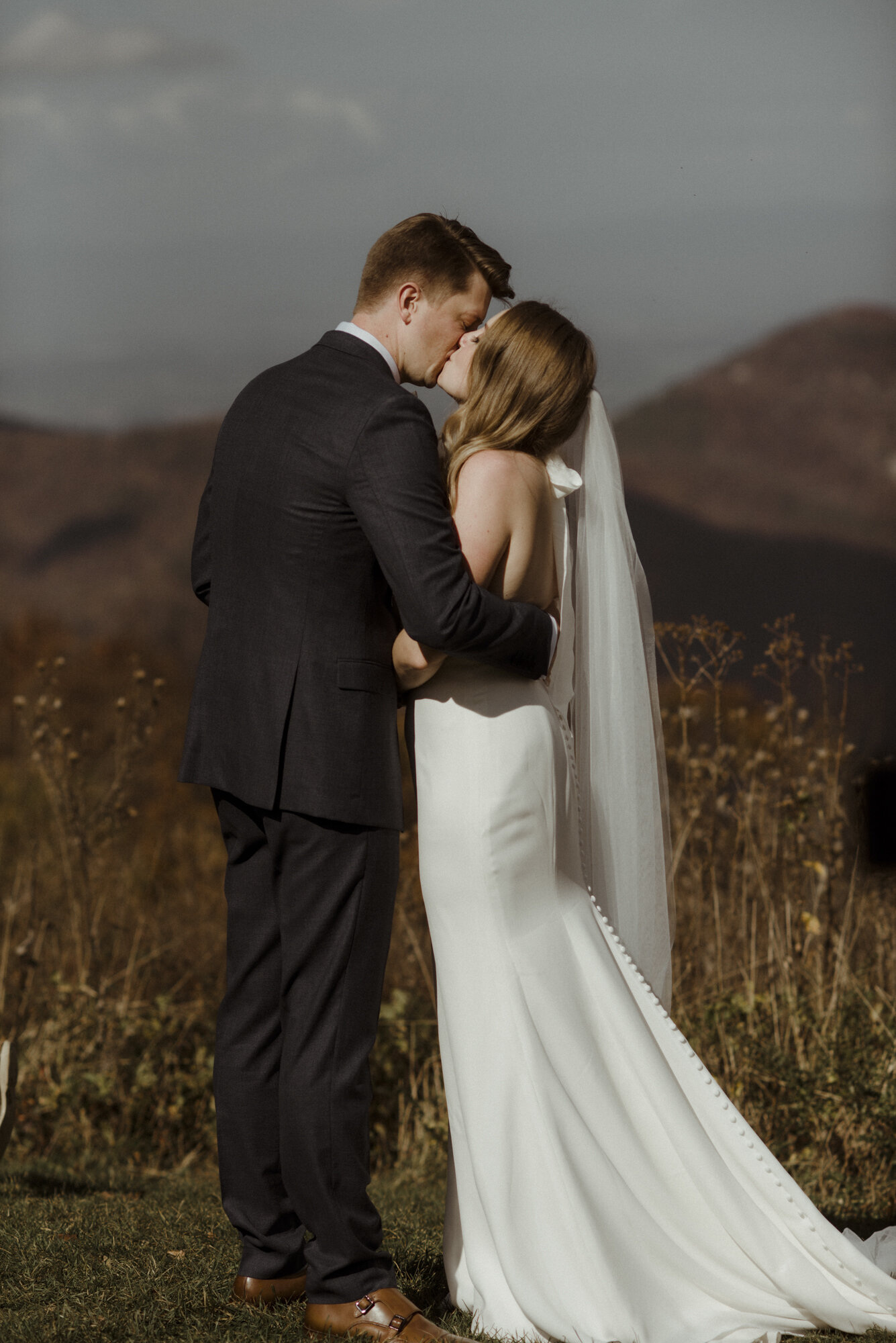 Autumn Elopement on Shenandoah National Park - Glamorous Elopement in the Blue Ridge Mountains - Picnic Elopement Inspiration_18.jpg