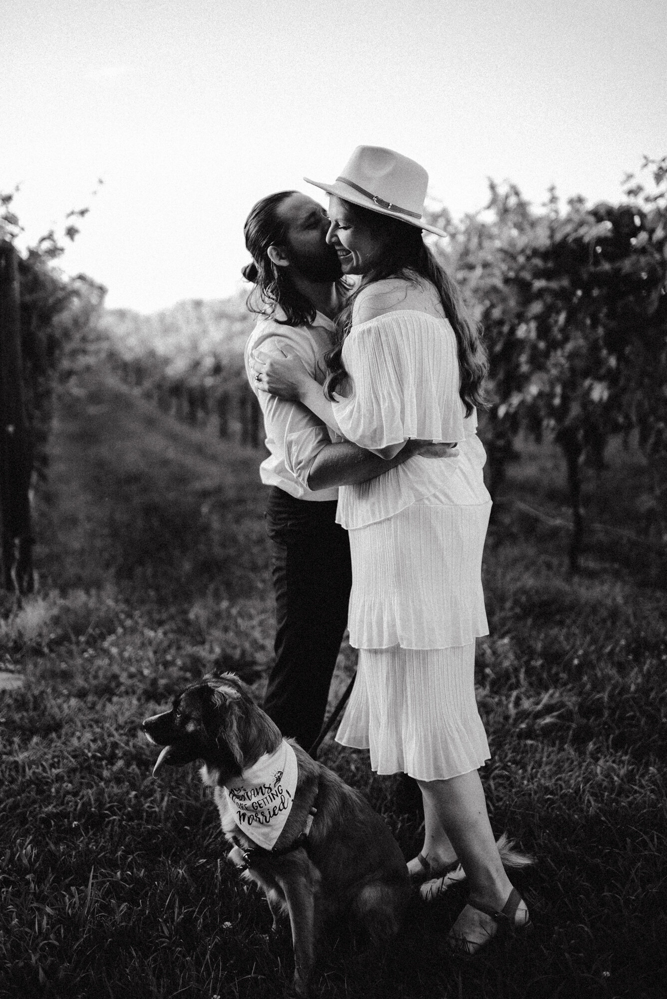 Summer Engagement Session - Vineyard Photoshoot - White Sails Creative Photography_5.jpg