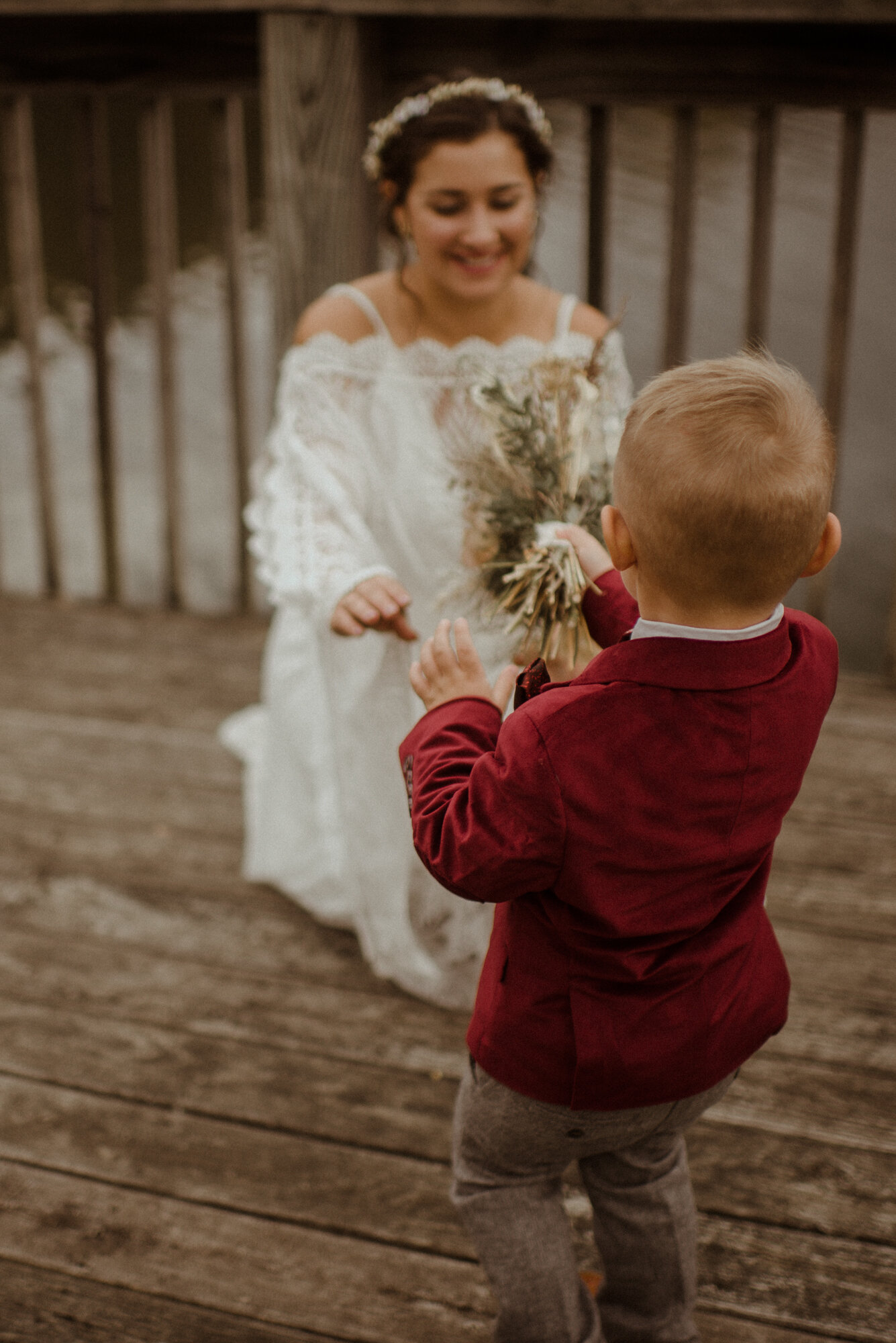 Antonia and Joey - Rainy Autumn Wedding - Small Virginia Wedding - White Sails Creative Photography_32.jpg