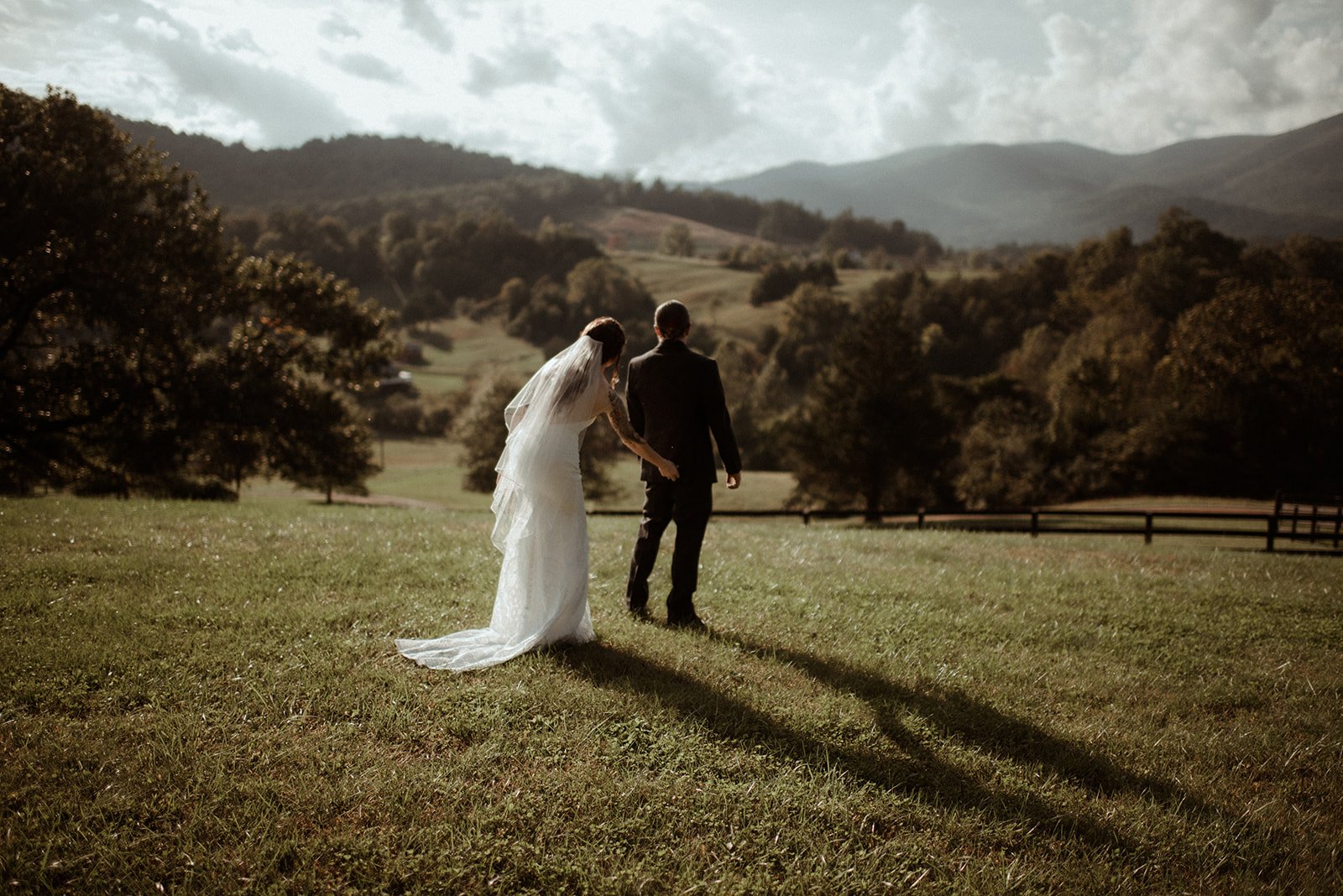 Intimate Airbnb Wedding in Virginia Mountains - Blue Ridge Wedding - White Sails Creative_26.jpg