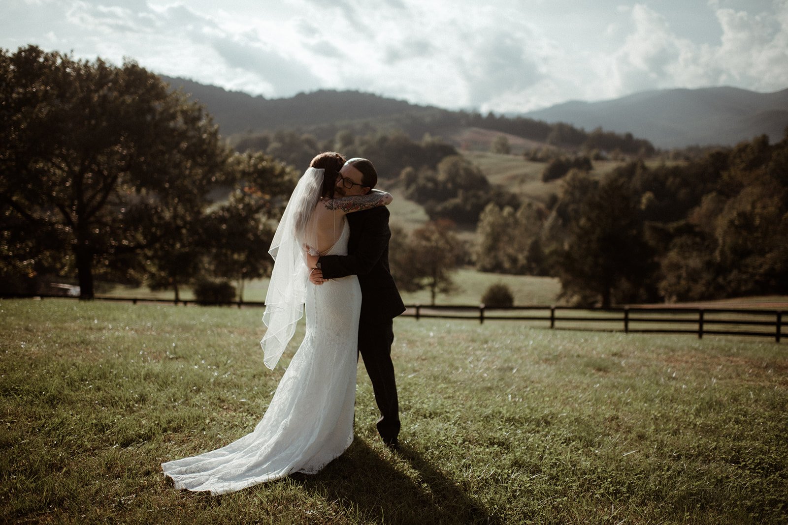 Intimate Airbnb Wedding in Virginia Mountains - Blue Ridge Wedding - White Sails Creative_32.jpg