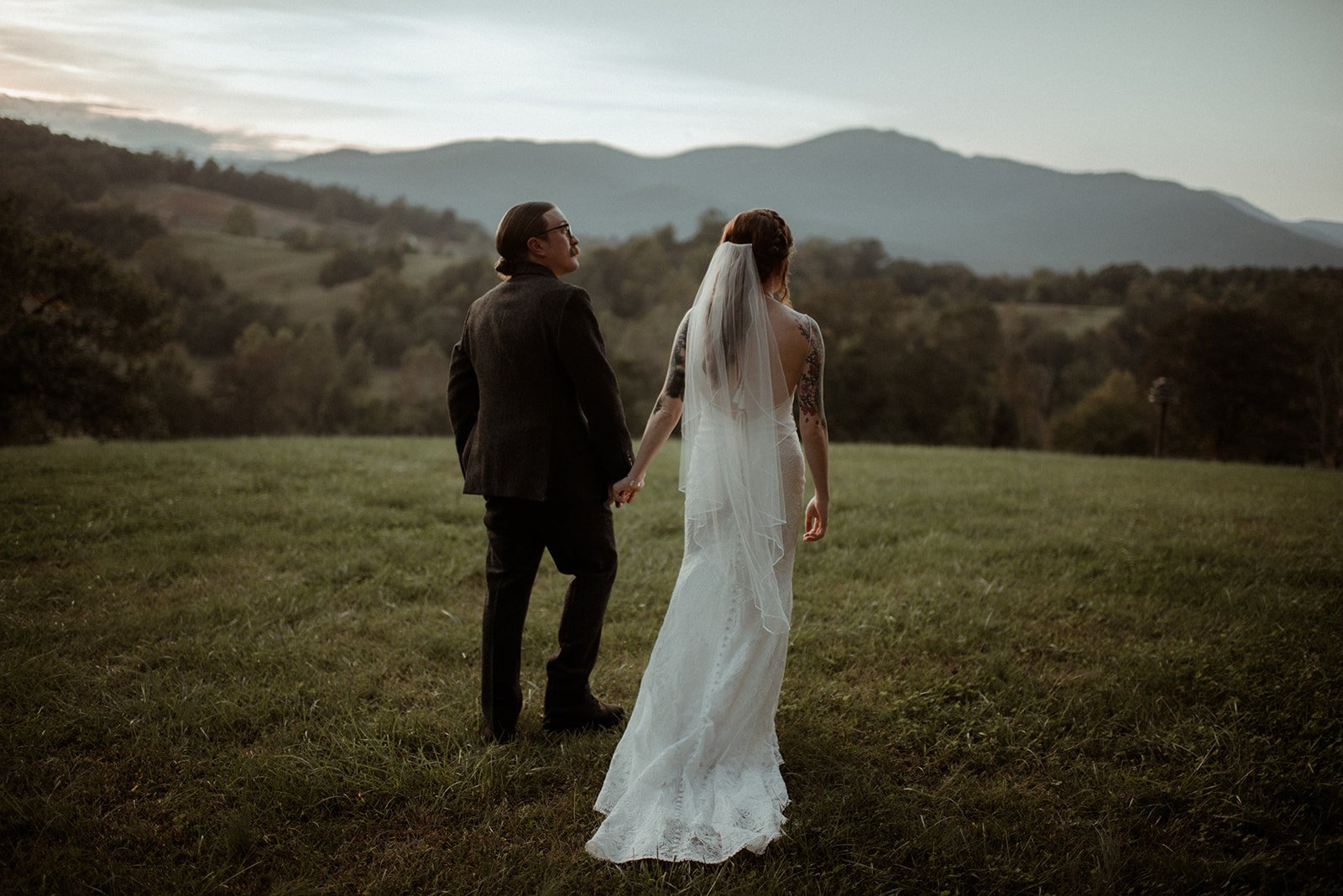 Intimate Airbnb Wedding in Virginia Mountains - Blue Ridge Wedding - White Sails Creative_109.jpg